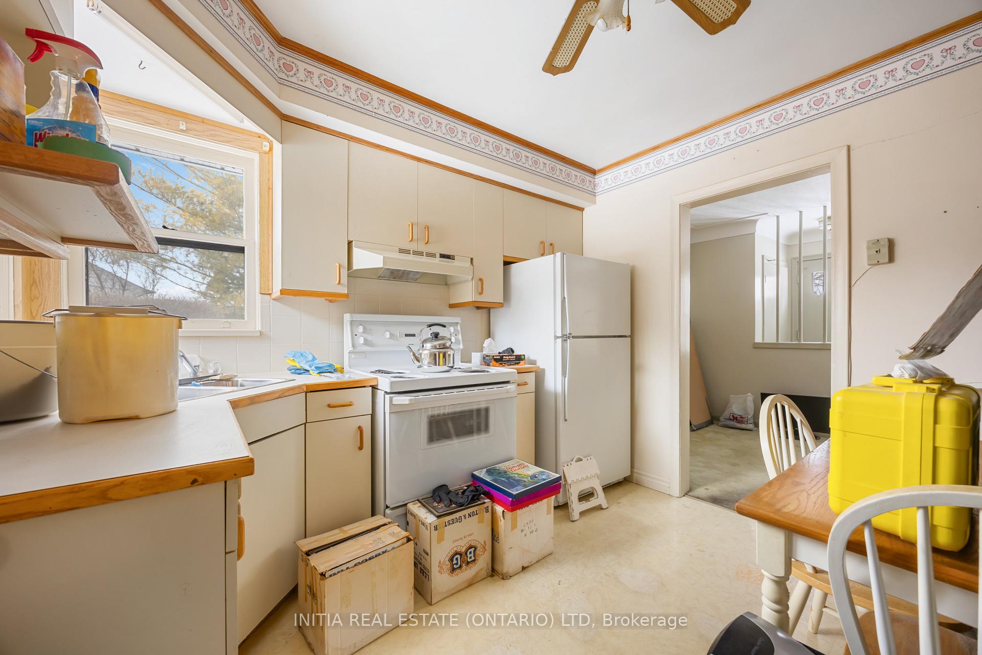 Photo 7 of 41 Tunis Avenue, Sarnia — HOMEH