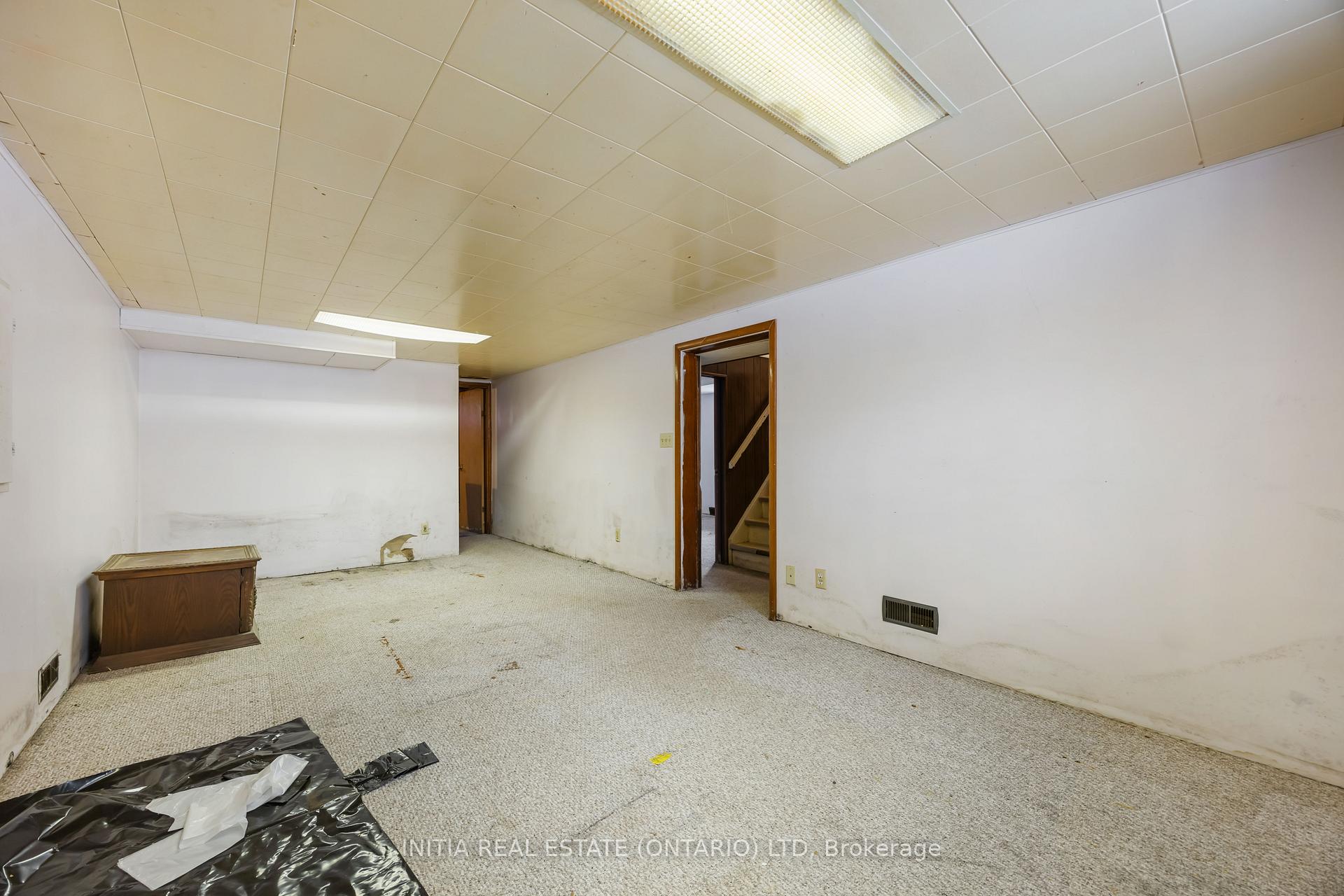 Photo 20 of 41 Tunis Avenue, Sarnia — HOMEH