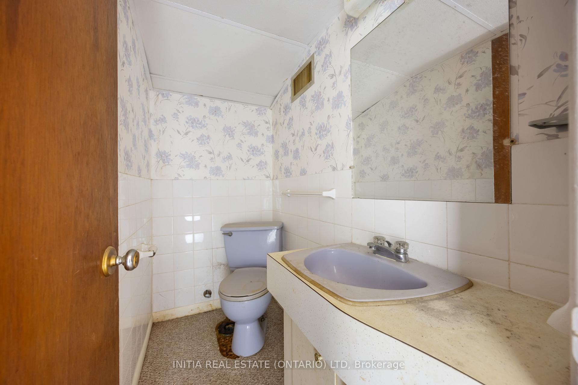 Photo 29 of 41 Tunis Avenue, Sarnia — HOMEH