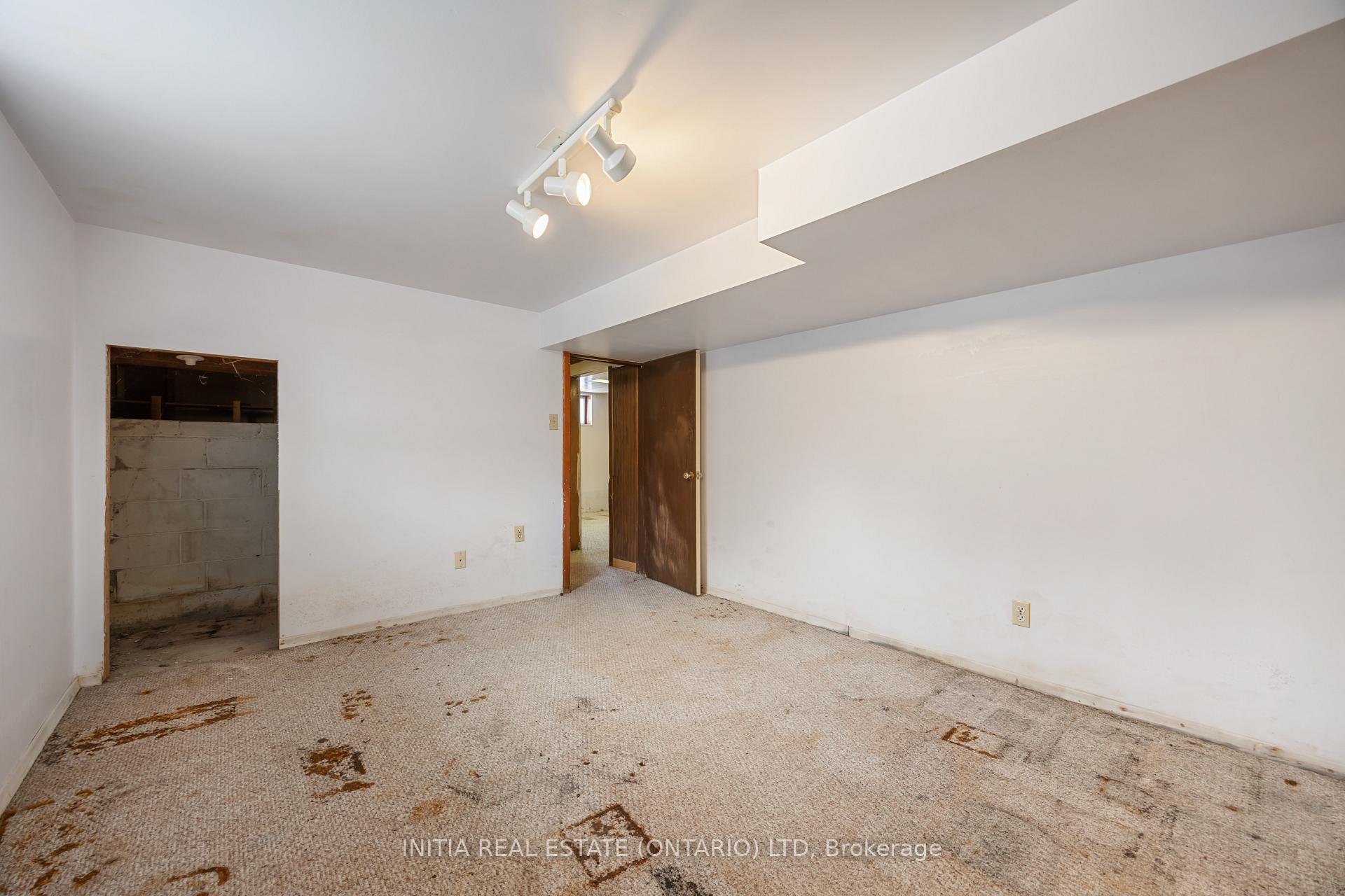Photo 13 of 41 Tunis Avenue, Sarnia — HOMEH