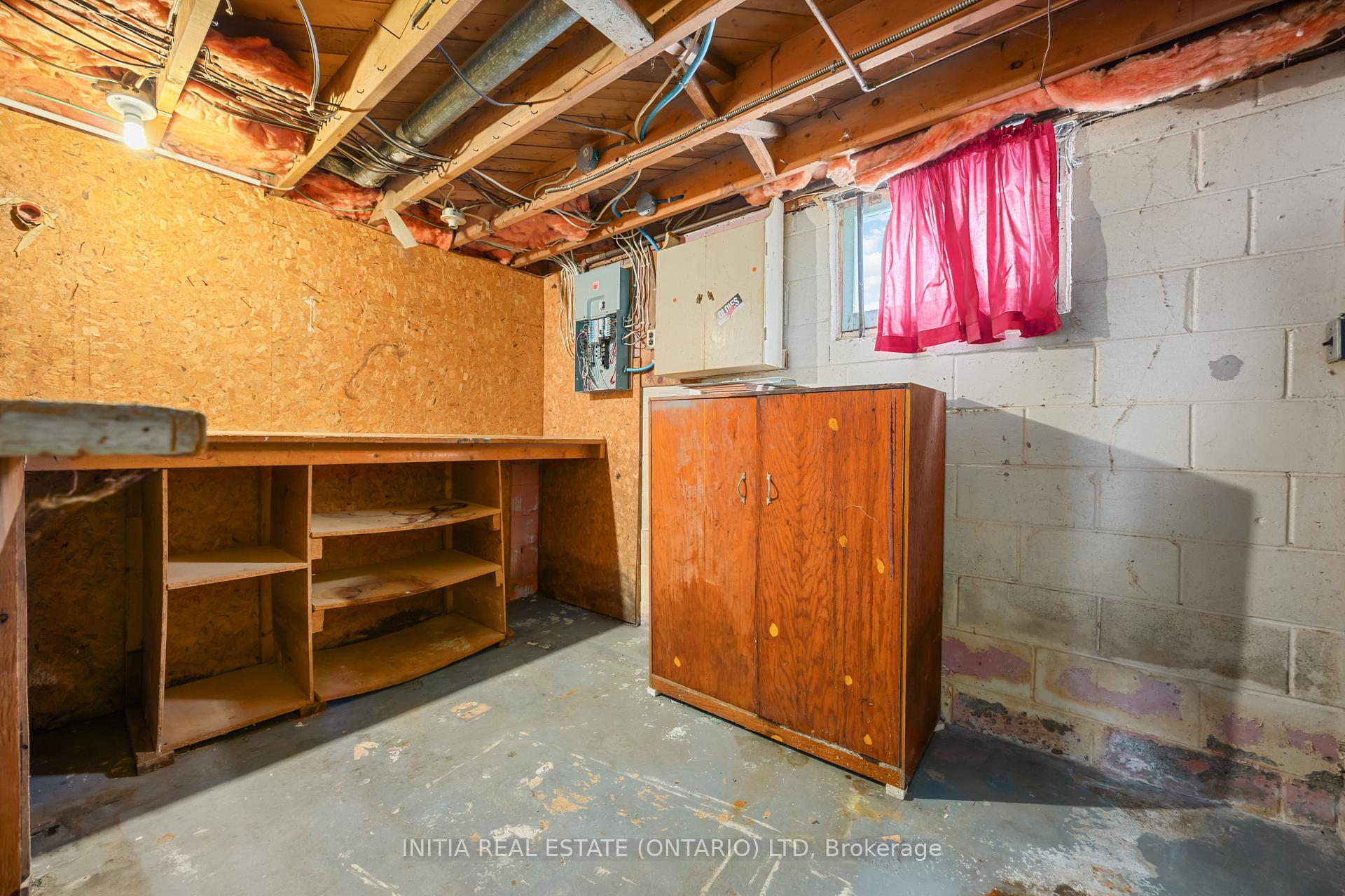 Photo 24 of 41 Tunis Avenue, Sarnia — HOMEH
