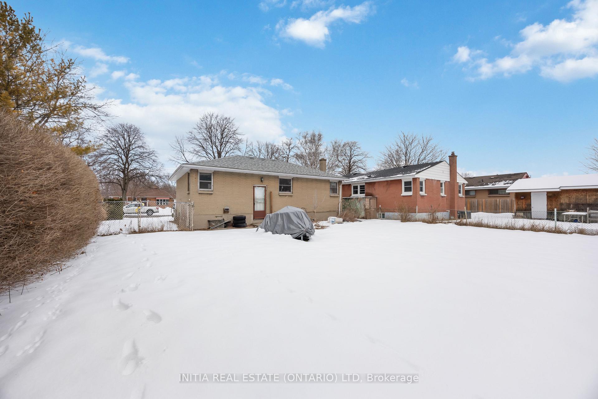 Photo 19 of 41 Tunis Avenue, Sarnia — HOMEH