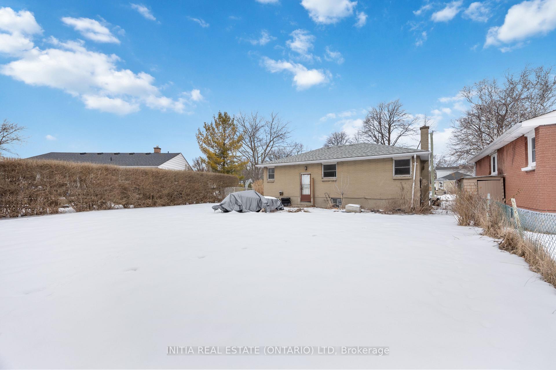 Photo 30 of 41 Tunis Avenue, Sarnia — HOMEH