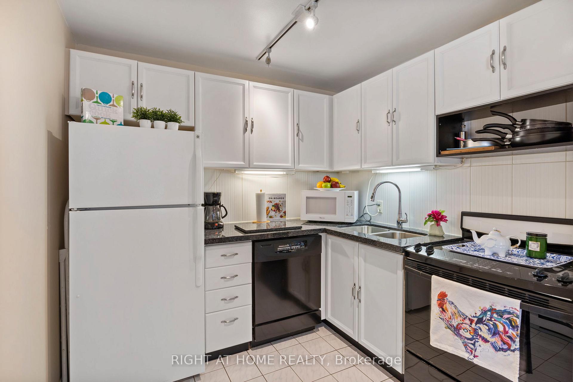 Photo 14 of Unit 108, 100 Oriole Parkway, Toronto, Forest Hill South — HOMEH