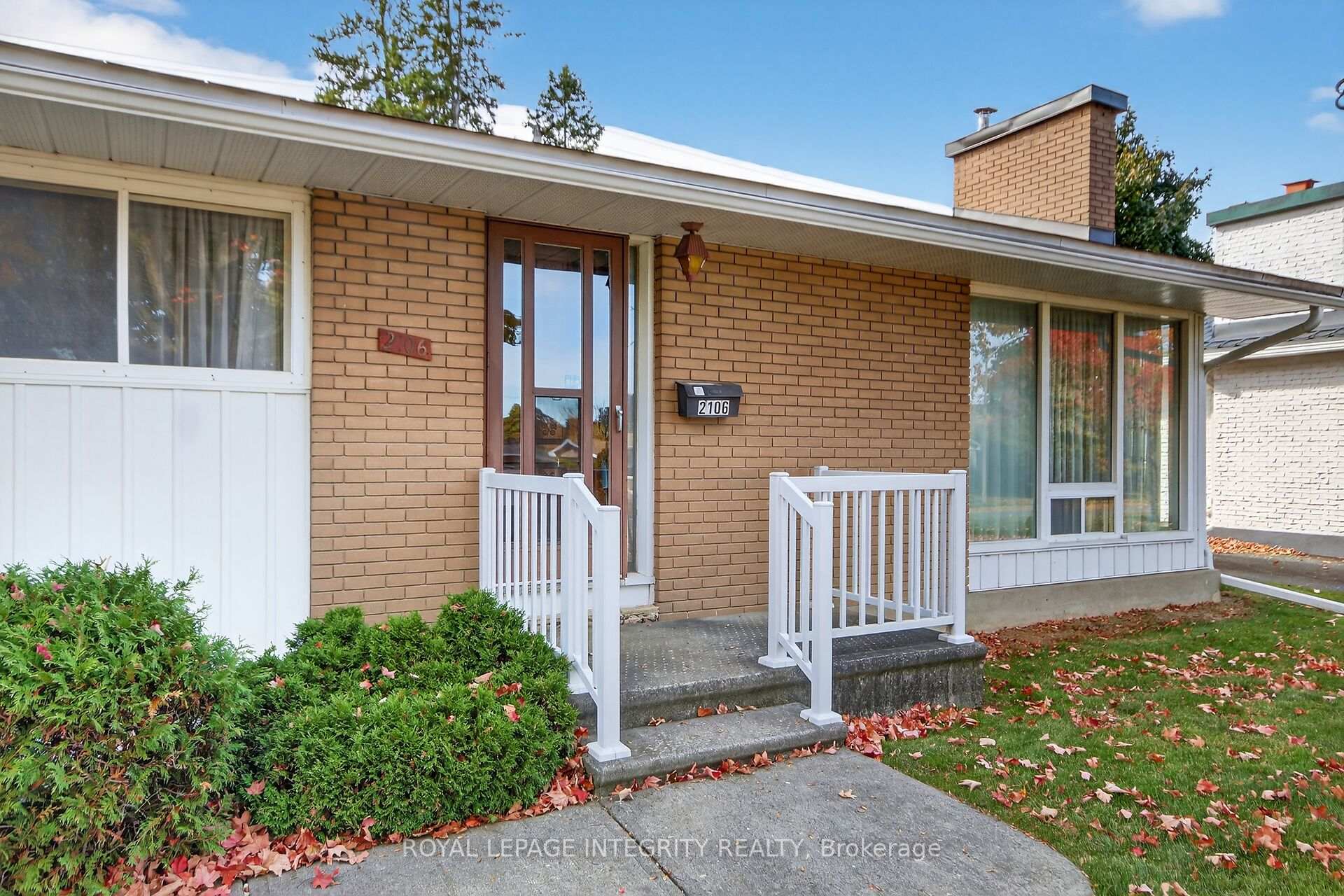 Photo 2 of 2106 Dunelm Street, Ottawa, Elmvale Acres/Urbandale — HOMEH