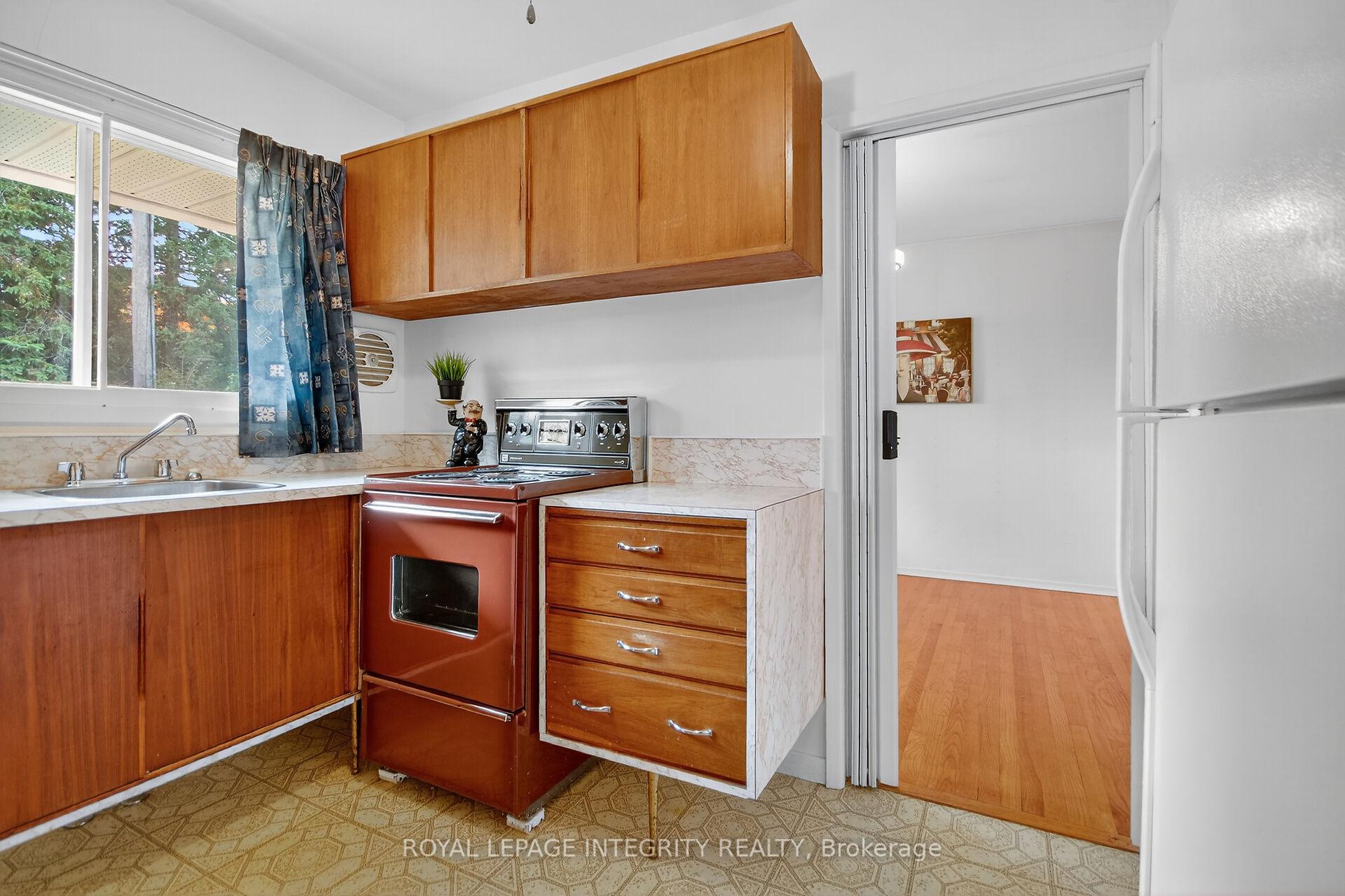 Photo 13 of 2106 Dunelm Street, Ottawa, Elmvale Acres/Urbandale — HOMEH