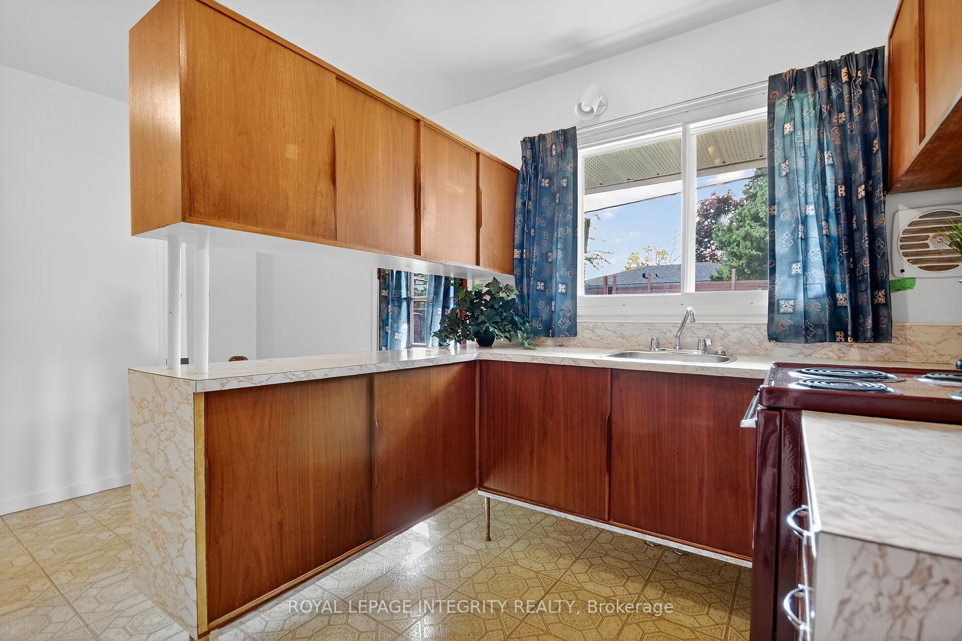 Photo 6 of 2106 Dunelm Street, Ottawa, Elmvale Acres/Urbandale — HOMEH