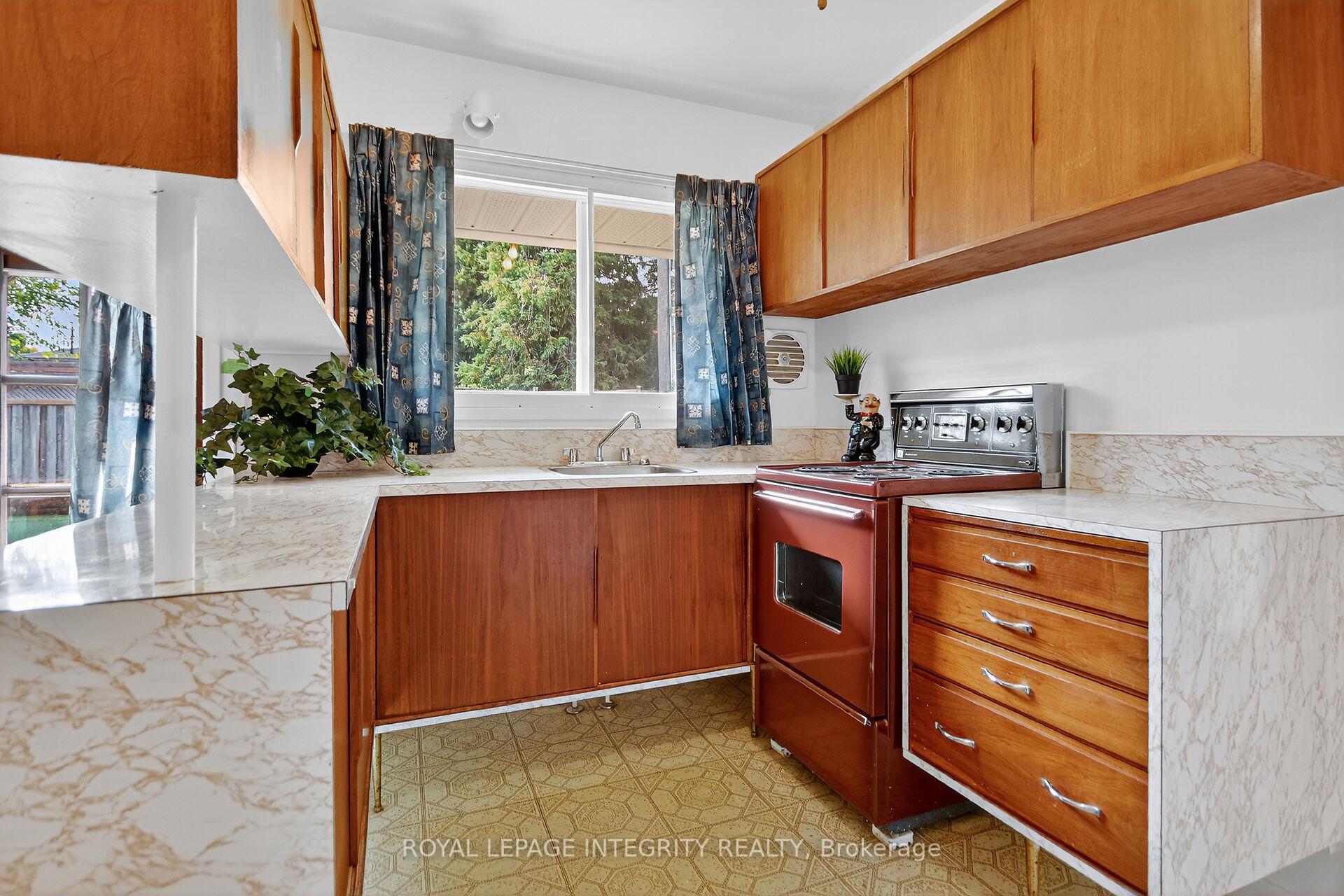 Photo 20 of 2106 Dunelm Street, Ottawa, Elmvale Acres/Urbandale — HOMEH