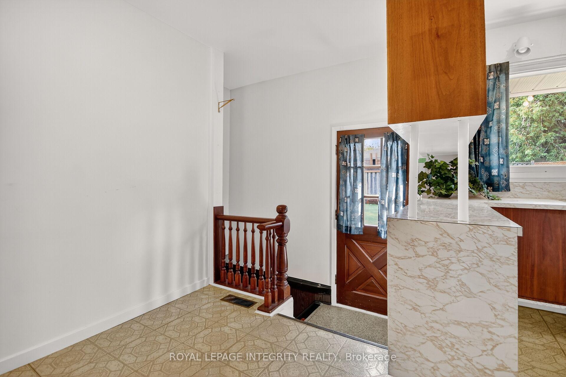 Photo 16 of 2106 Dunelm Street, Ottawa, Elmvale Acres/Urbandale — HOMEH