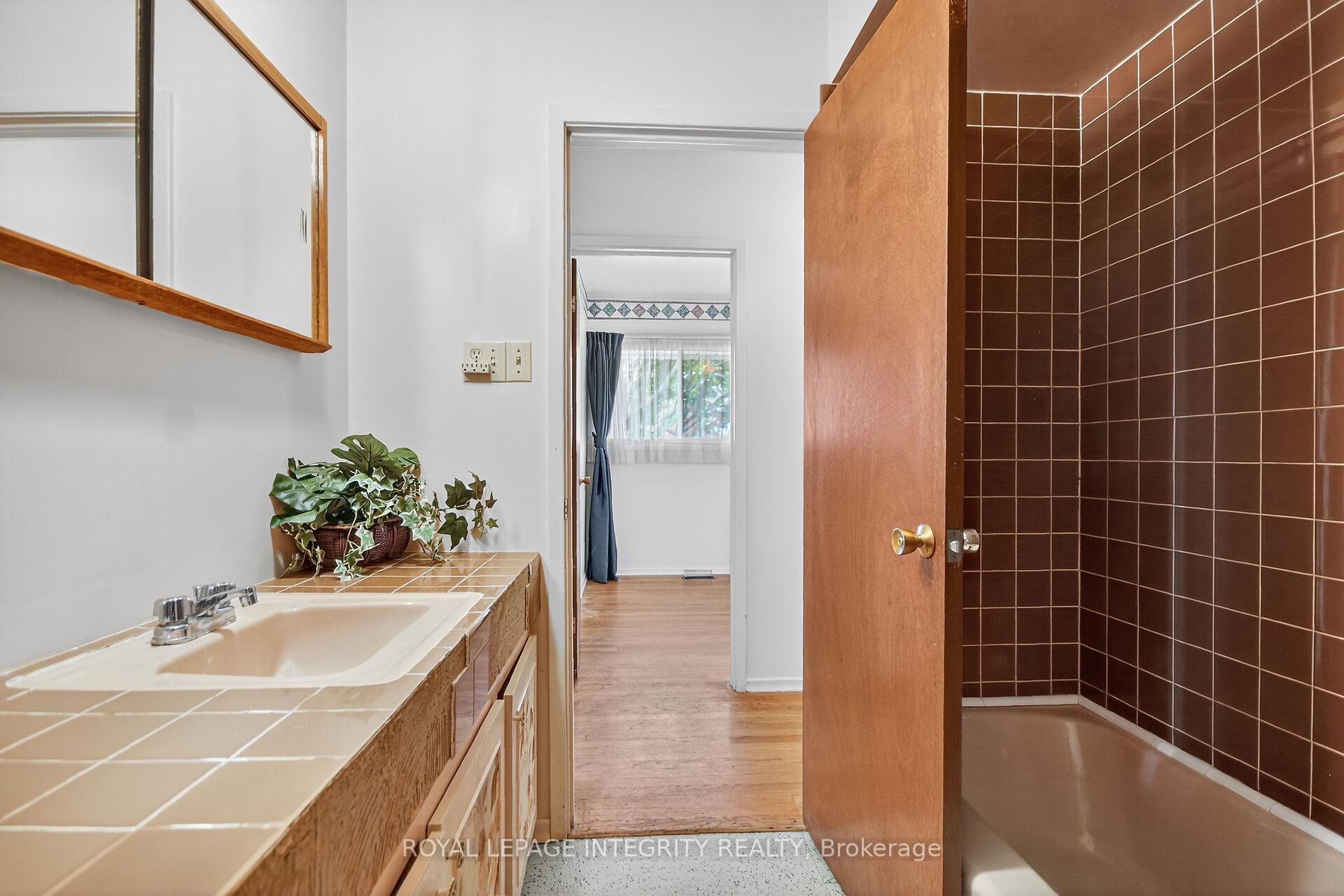 Photo 30 of 2106 Dunelm Street, Ottawa, Elmvale Acres/Urbandale — HOMEH