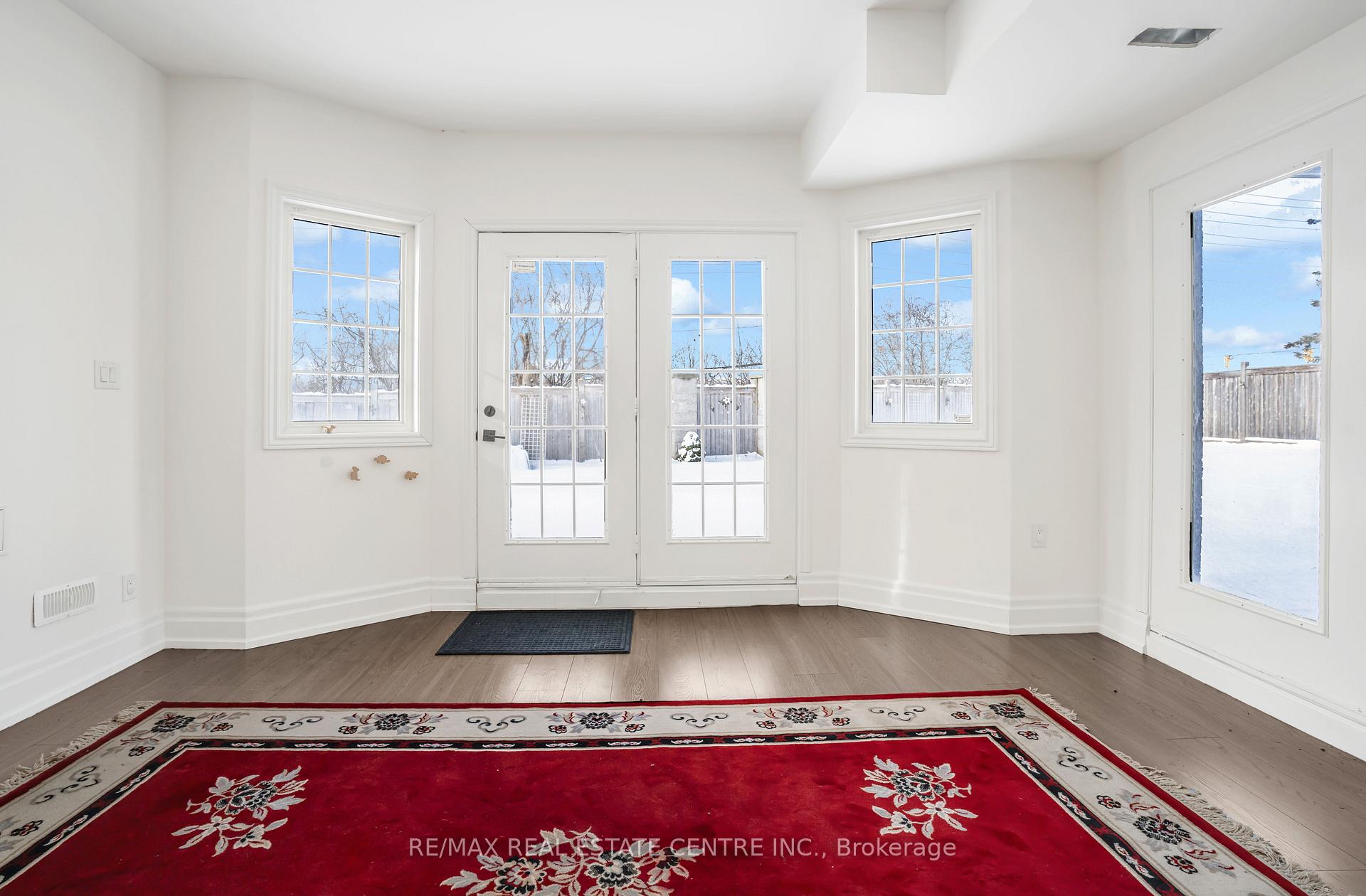 Photo 12 of 40 Highvalley (Basement) Circle, Brampton, Brampton West — HOMEH