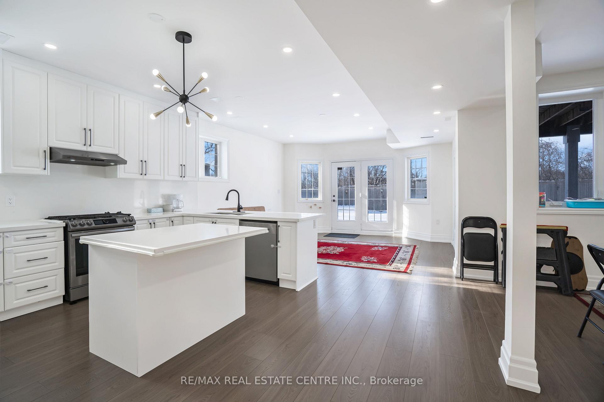 Photo 3 of 40 Highvalley (Basement) Circle, Brampton, Brampton West — HOMEH
