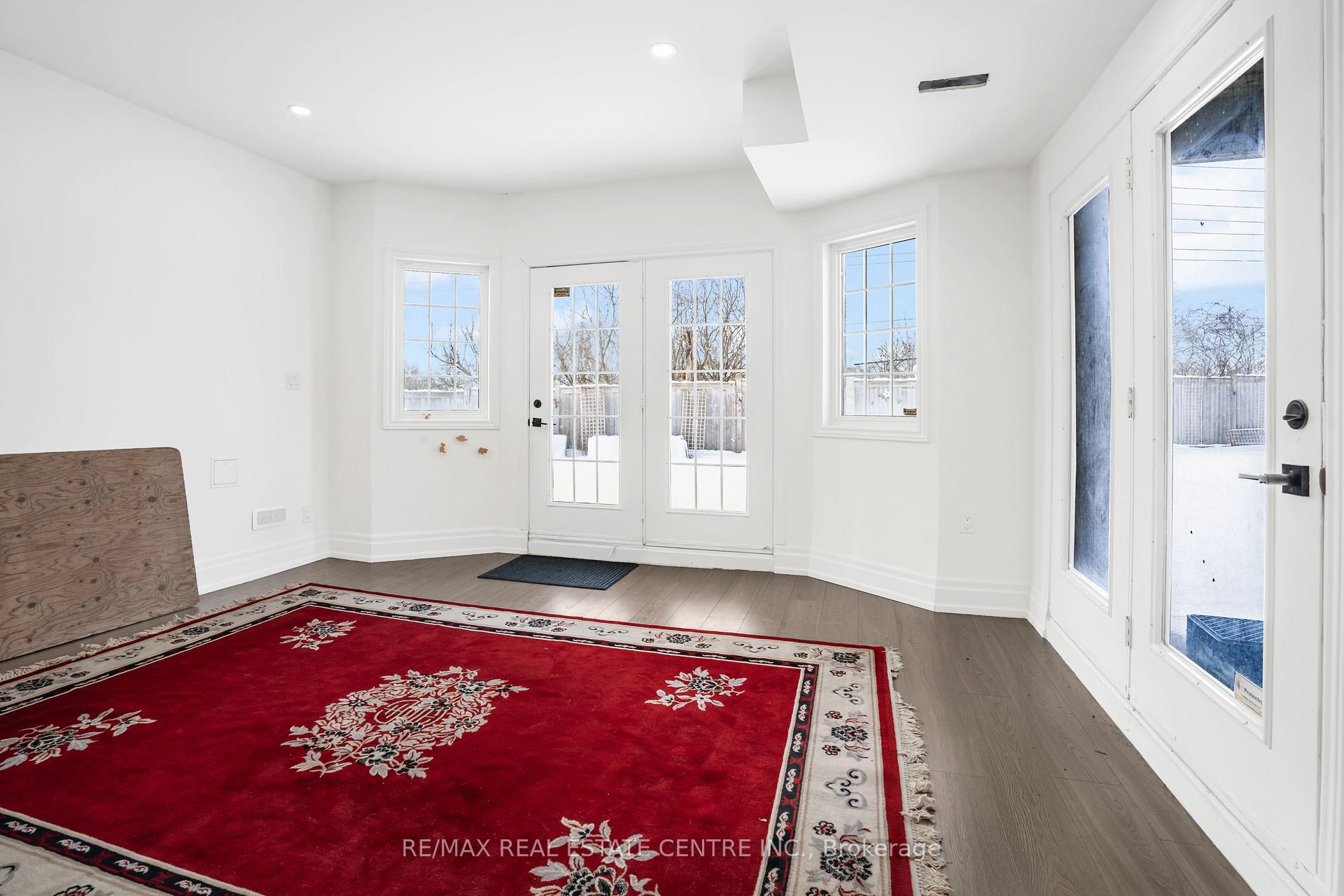 Photo 19 of 40 Highvalley (Basement) Circle, Brampton, Brampton West — HOMEH