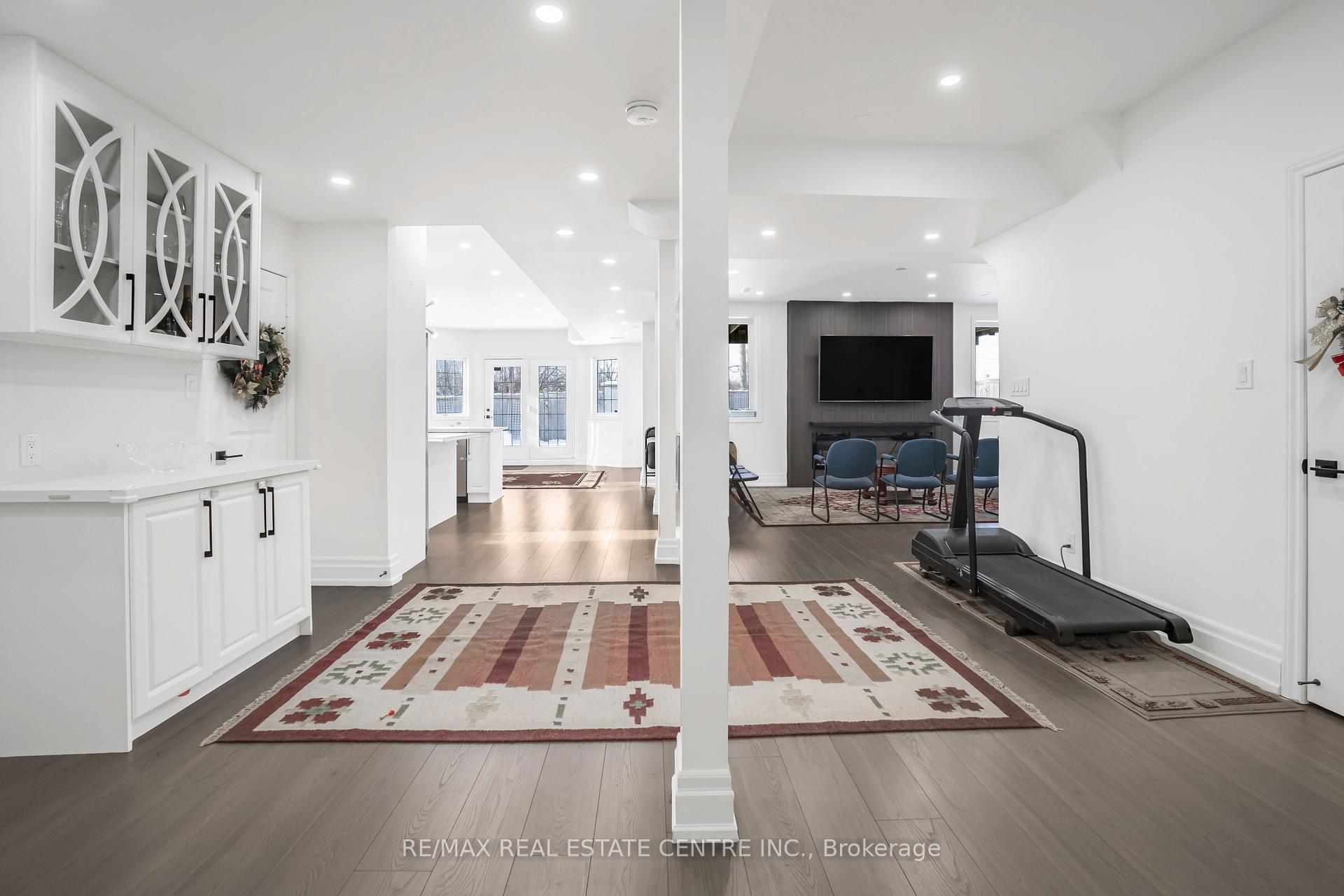 Photo 4 of 40 Highvalley (Basement) Circle, Brampton, Brampton West — HOMEH