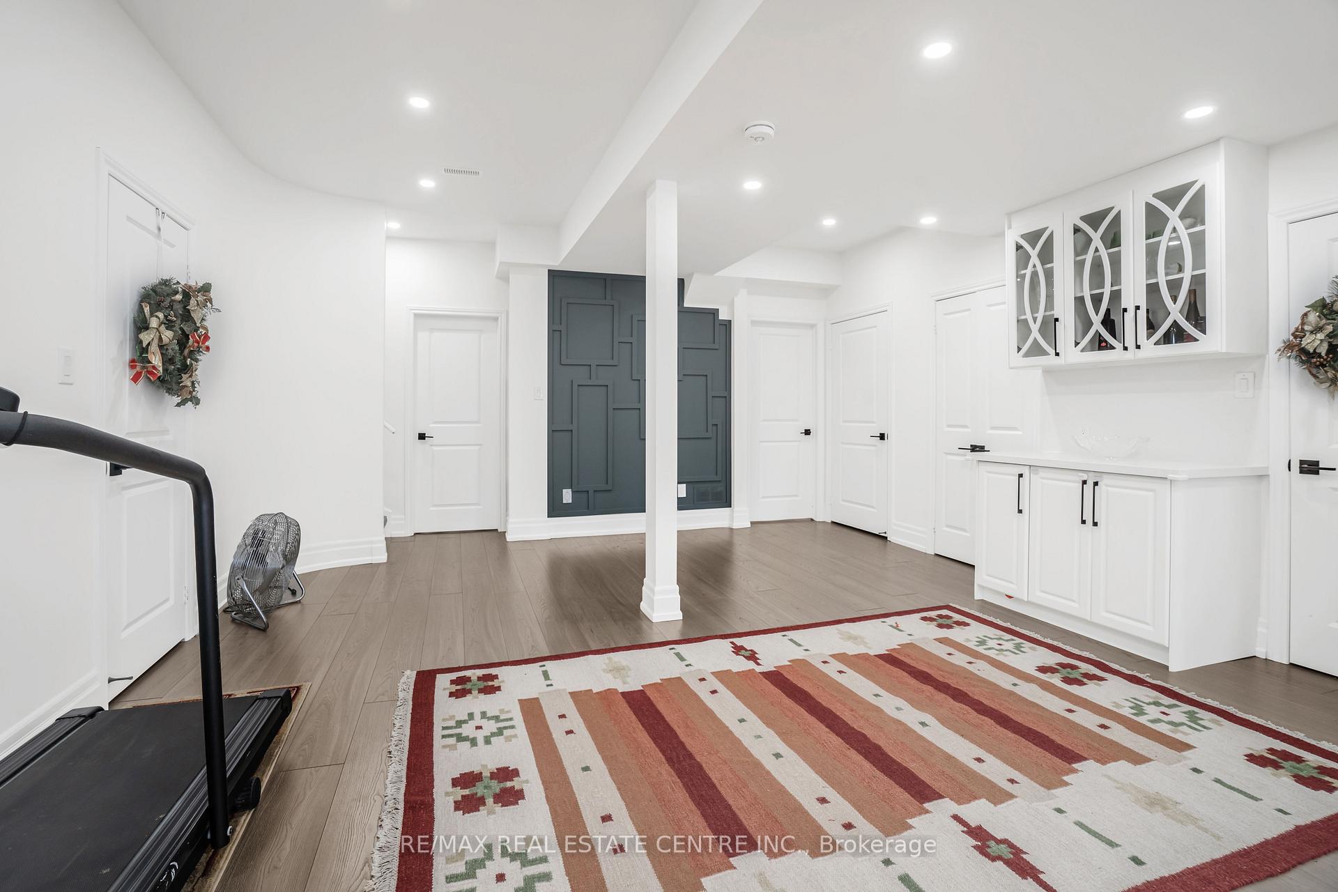 Photo 9 of 40 Highvalley (Basement) Circle, Brampton, Brampton West — HOMEH