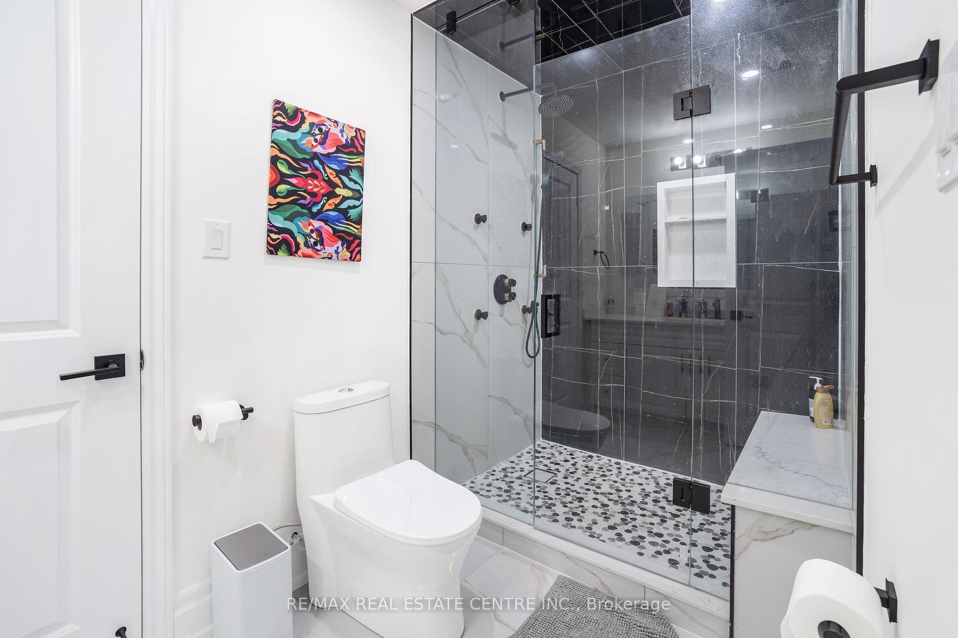 Photo 16 of 40 Highvalley (Basement) Circle, Brampton, Brampton West — HOMEH