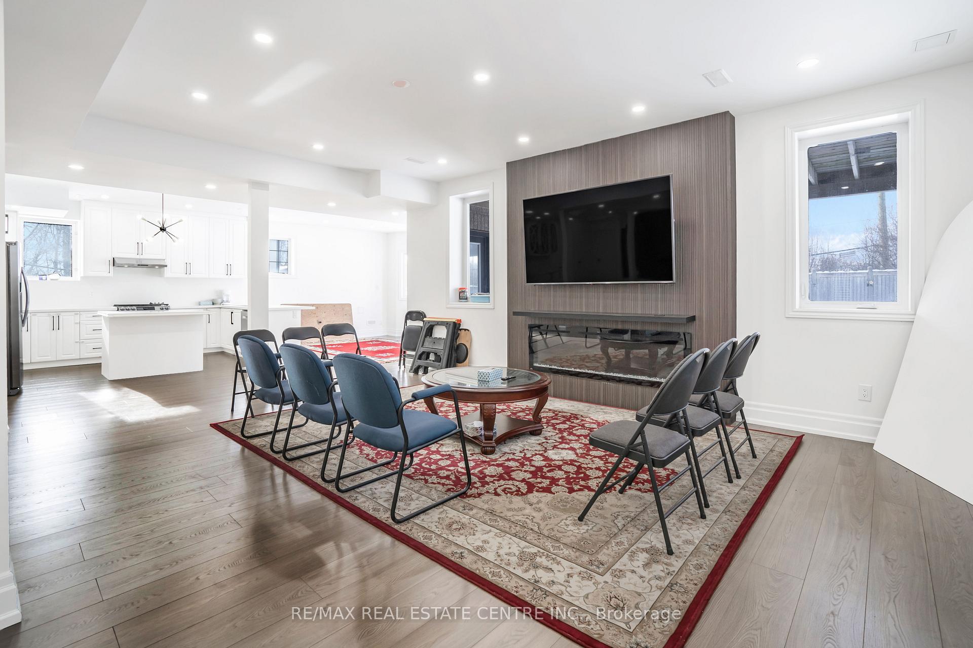 Photo 33 of 40 Highvalley (Basement) Circle, Brampton, Brampton West — HOMEH