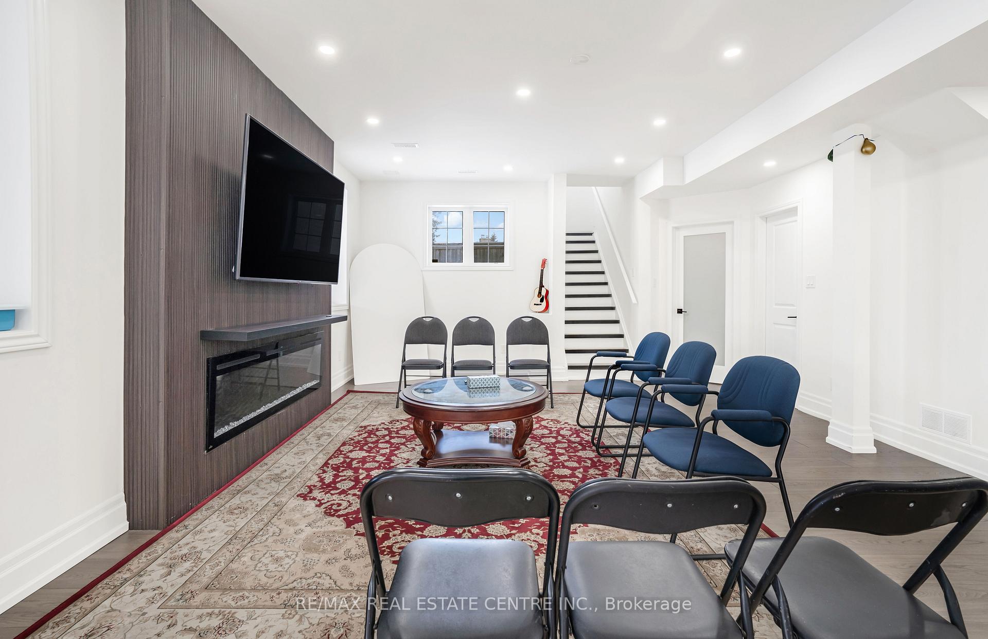 Photo 15 of 40 Highvalley (Basement) Circle, Brampton, Brampton West — HOMEH