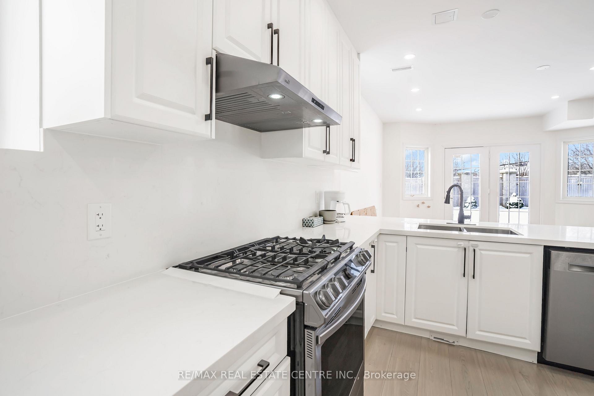 Photo 35 of 40 Highvalley (Basement) Circle, Brampton, Brampton West — HOMEH