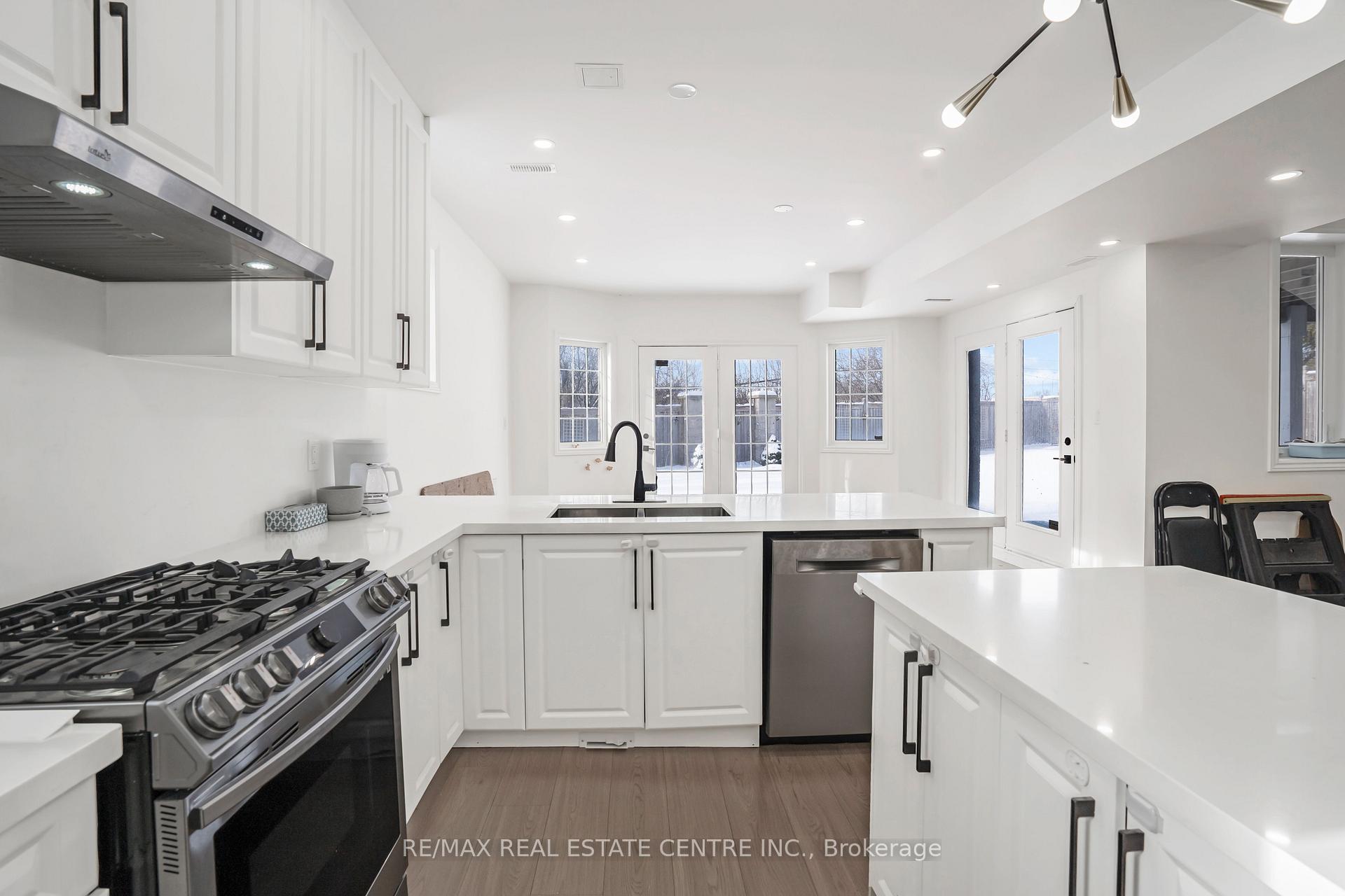 Photo 34 of 40 Highvalley (Basement) Circle, Brampton, Brampton West — HOMEH