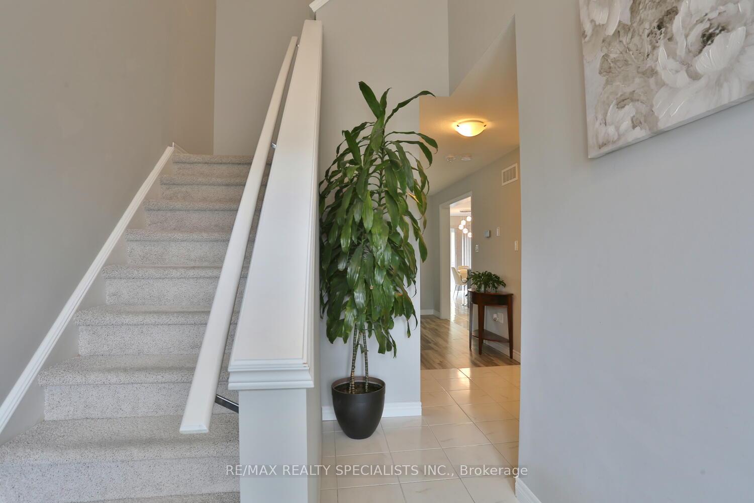 Photo 7 of 189 Macalister Boulevard, Guelph, Kortright East — HOMEH