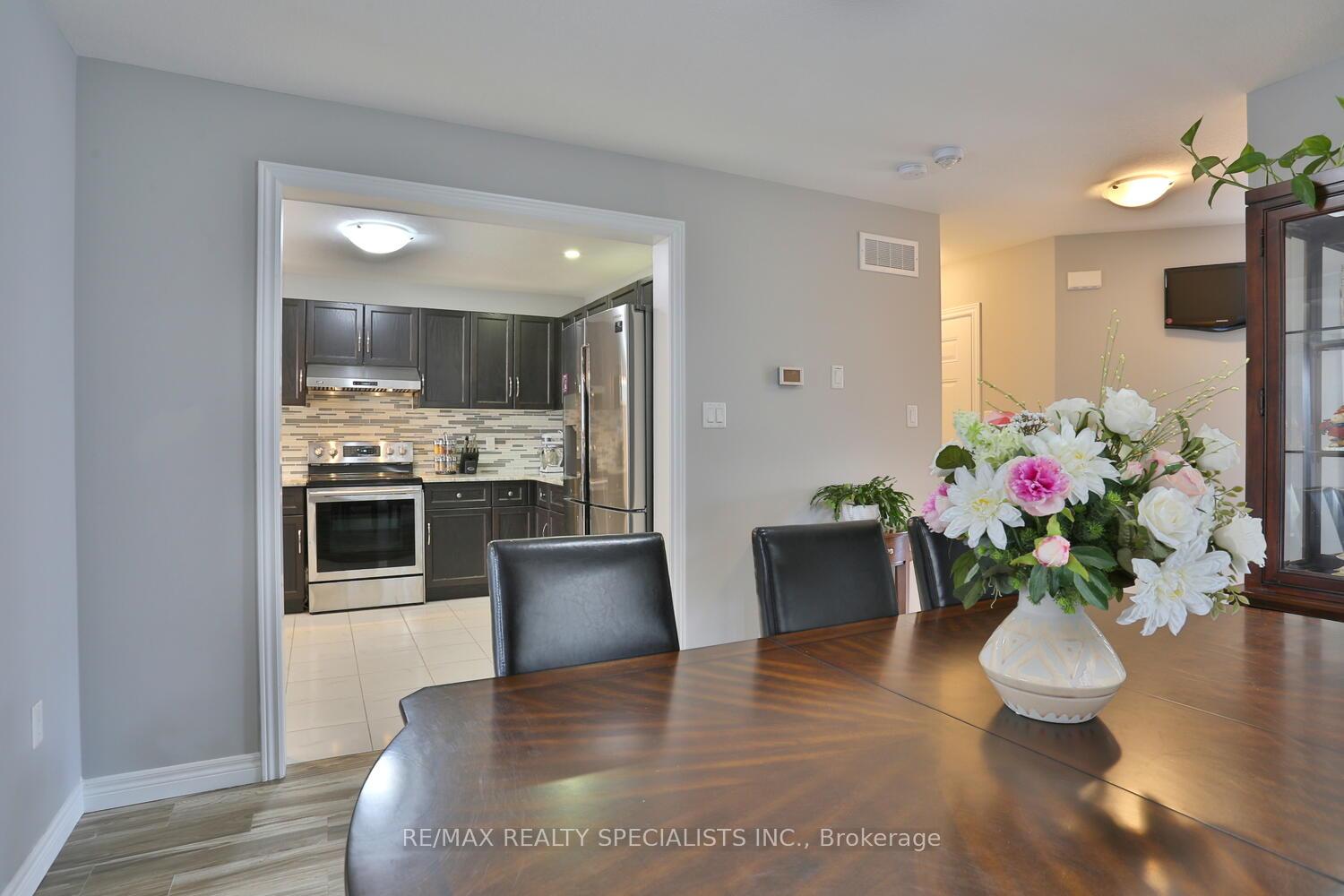 Photo 8 of 189 Macalister Boulevard, Guelph, Kortright East — HOMEH