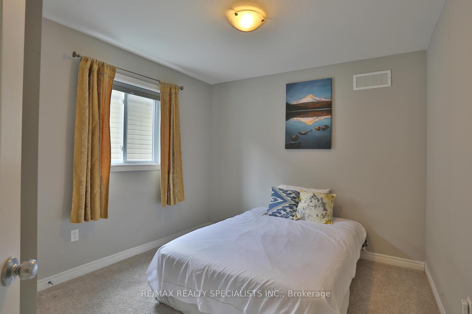 Photo 18 of 189 Macalister Boulevard, Guelph, Kortright East — HOMEH