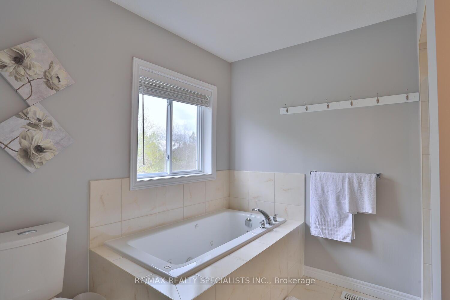 Photo 31 of 189 Macalister Boulevard, Guelph, Kortright East — HOMEH