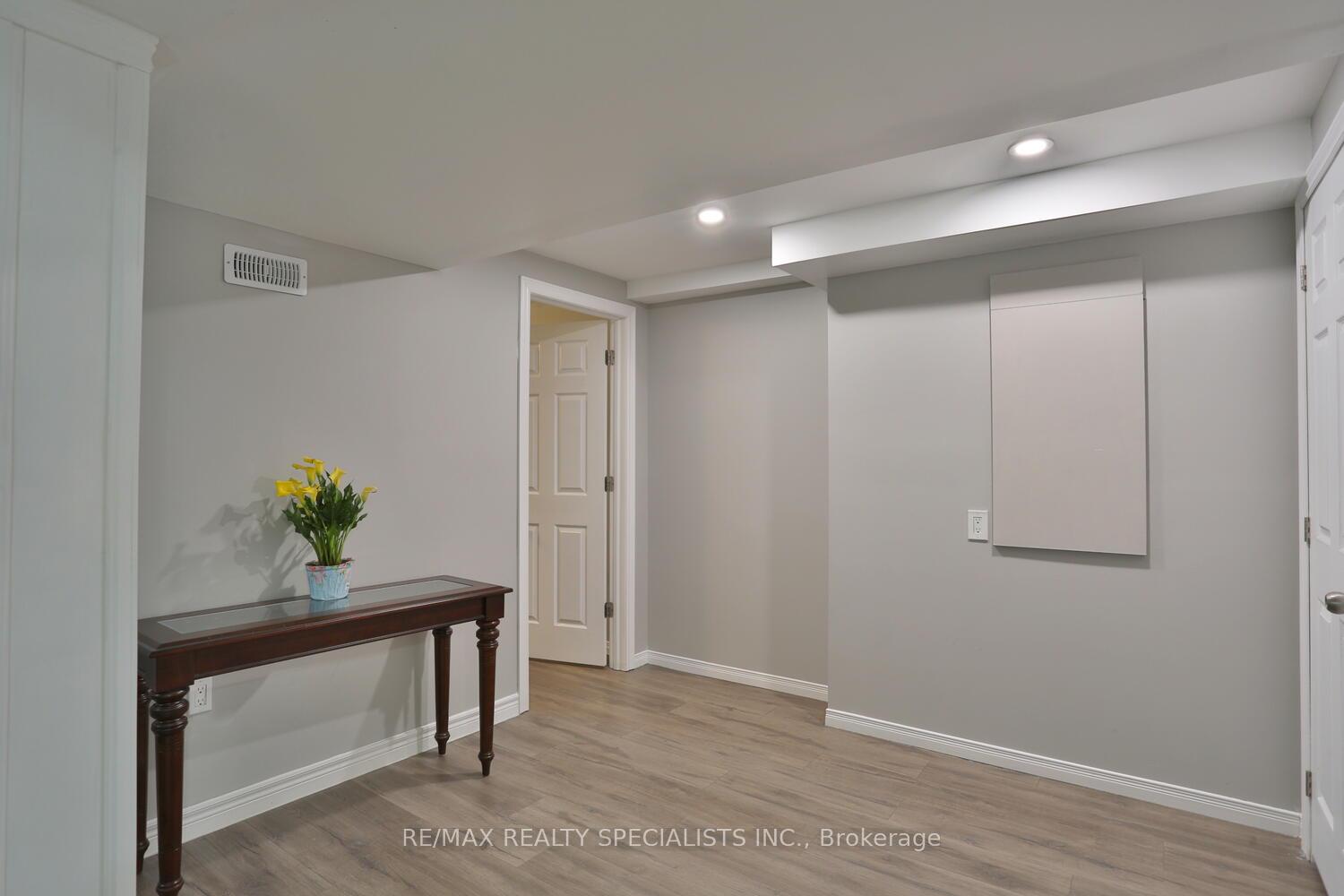 Photo 26 of 189 Macalister Boulevard, Guelph, Kortright East — HOMEH