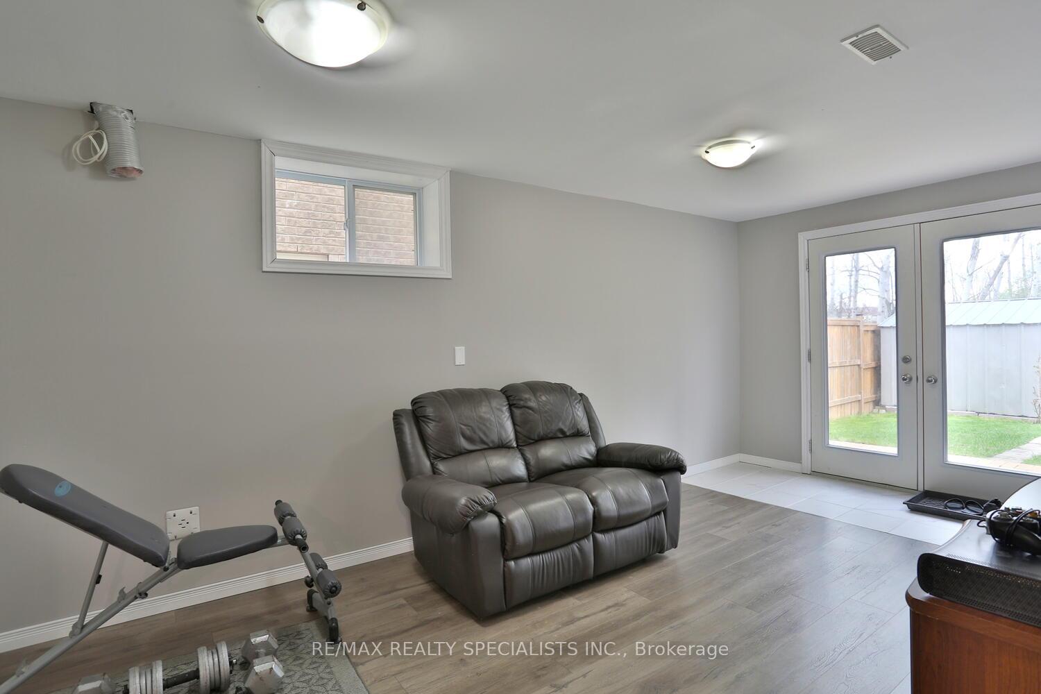 Photo 39 of 189 Macalister Boulevard, Guelph, Kortright East — HOMEH