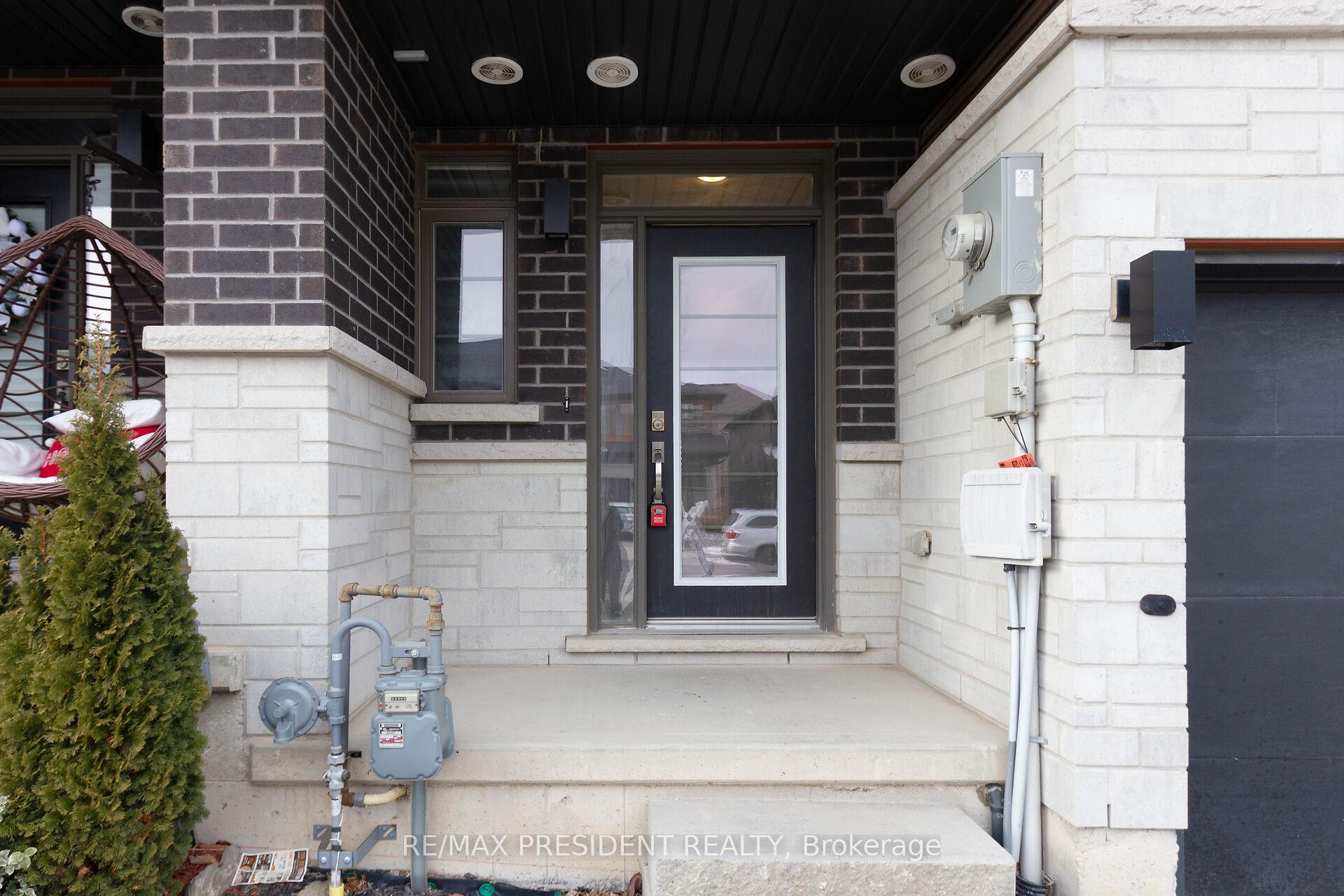 Photo 3 of 25 Greenwich Avenue, Hamilton, Stoney Creek Mountain — HOMEH