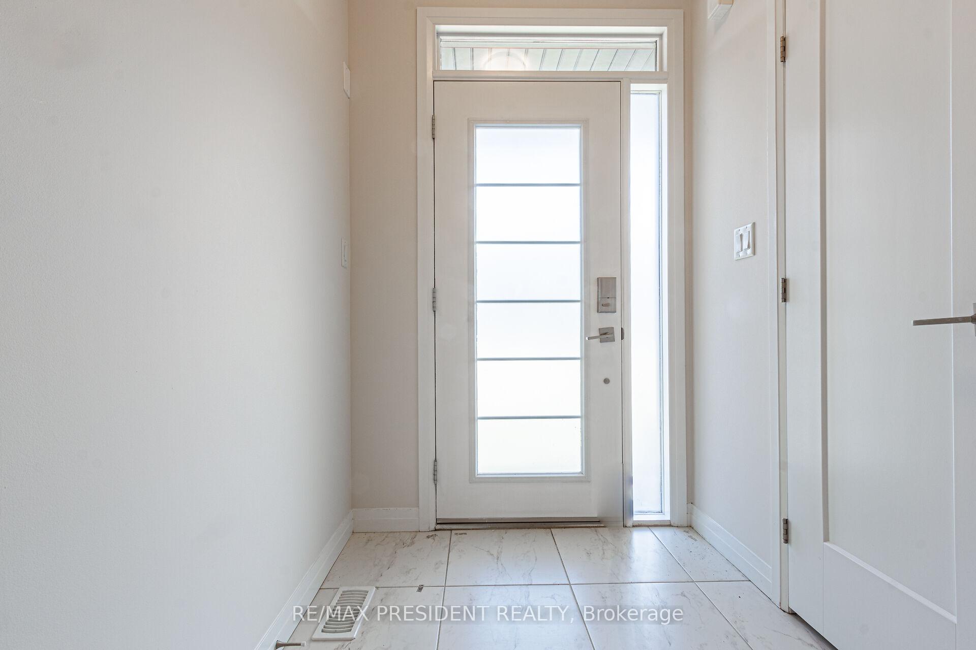 Photo 4 of 25 Greenwich Avenue, Hamilton, Stoney Creek Mountain — HOMEH