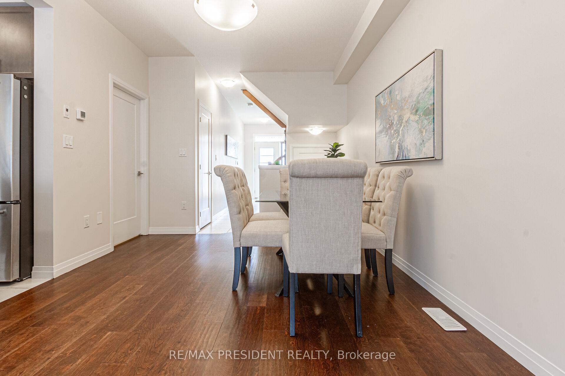 Photo 8 of 25 Greenwich Avenue, Hamilton, Stoney Creek Mountain — HOMEH