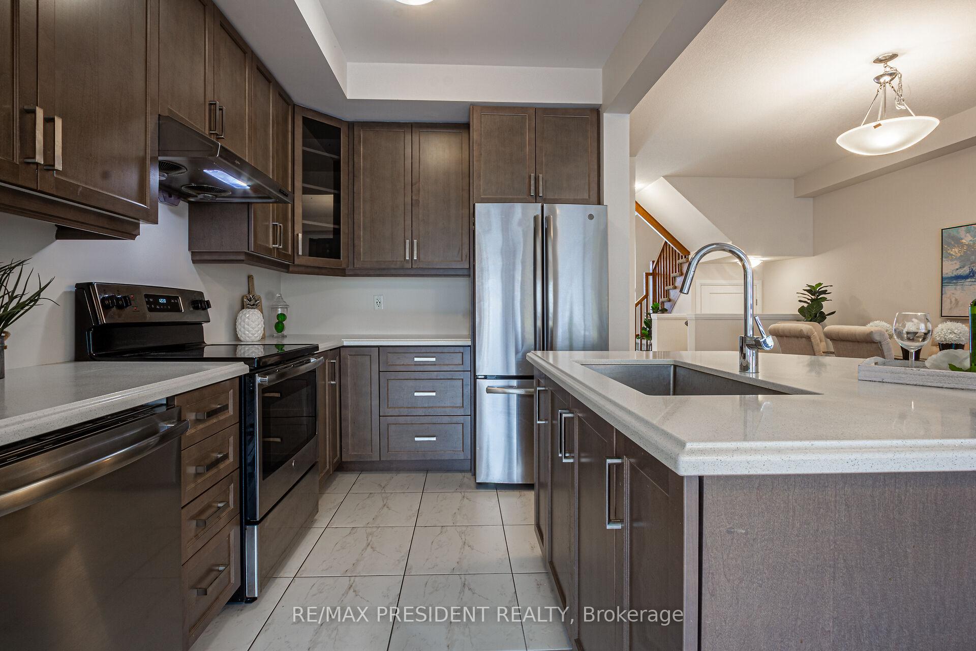 Photo 10 of 25 Greenwich Avenue, Hamilton, Stoney Creek Mountain — HOMEH