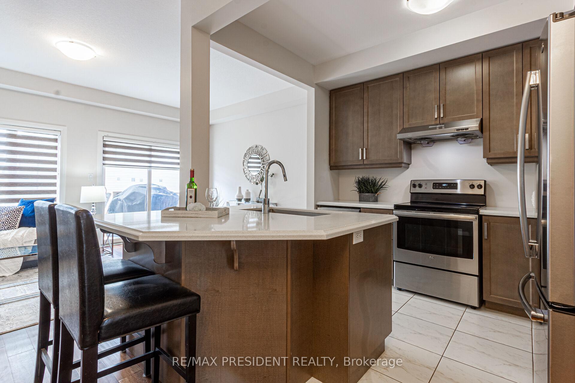 Photo 11 of 25 Greenwich Avenue, Hamilton, Stoney Creek Mountain — HOMEH