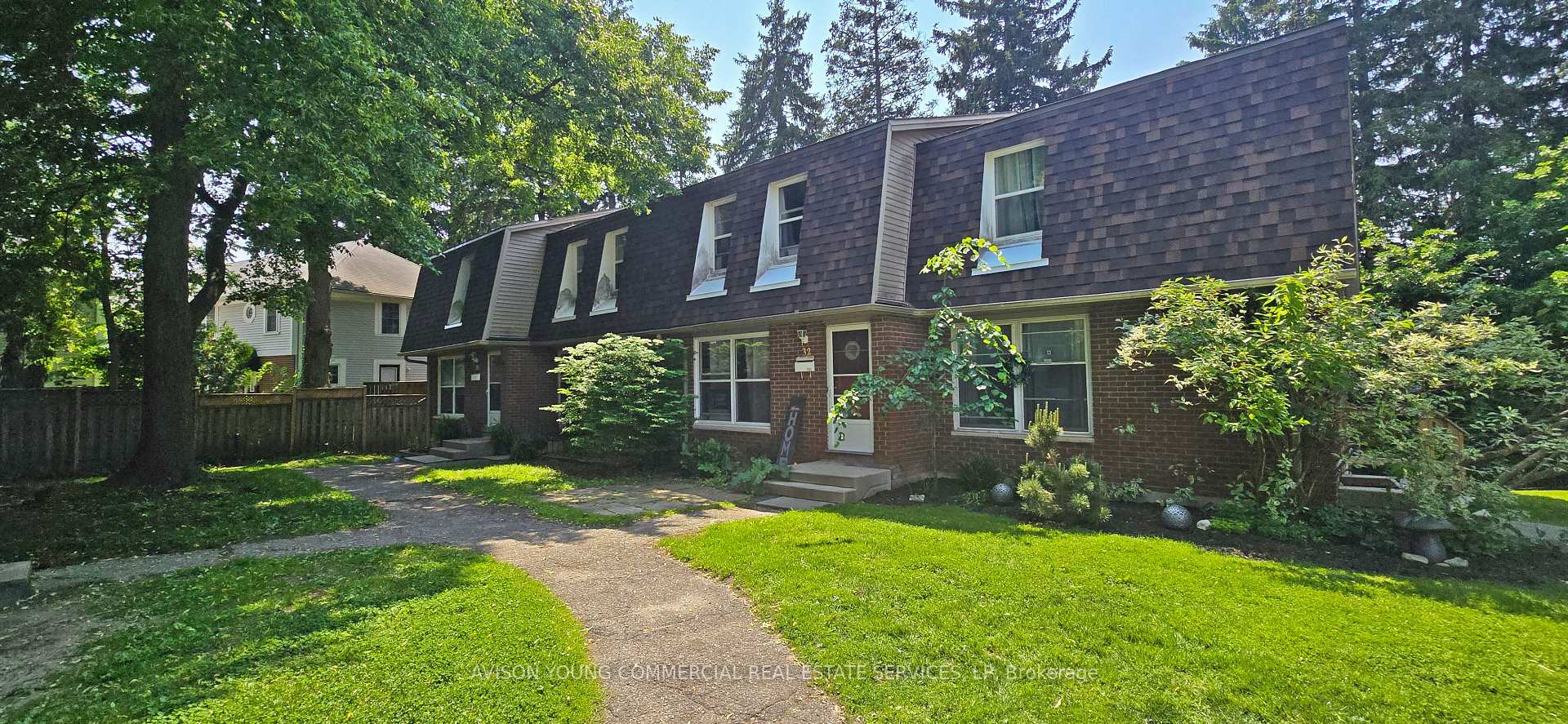 Front of 1308 Commissioners Road W