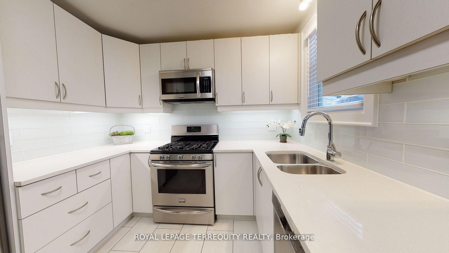 Photo 15 of 35 Berkshire Avenue, Toronto, South Riverdale — HOMEH