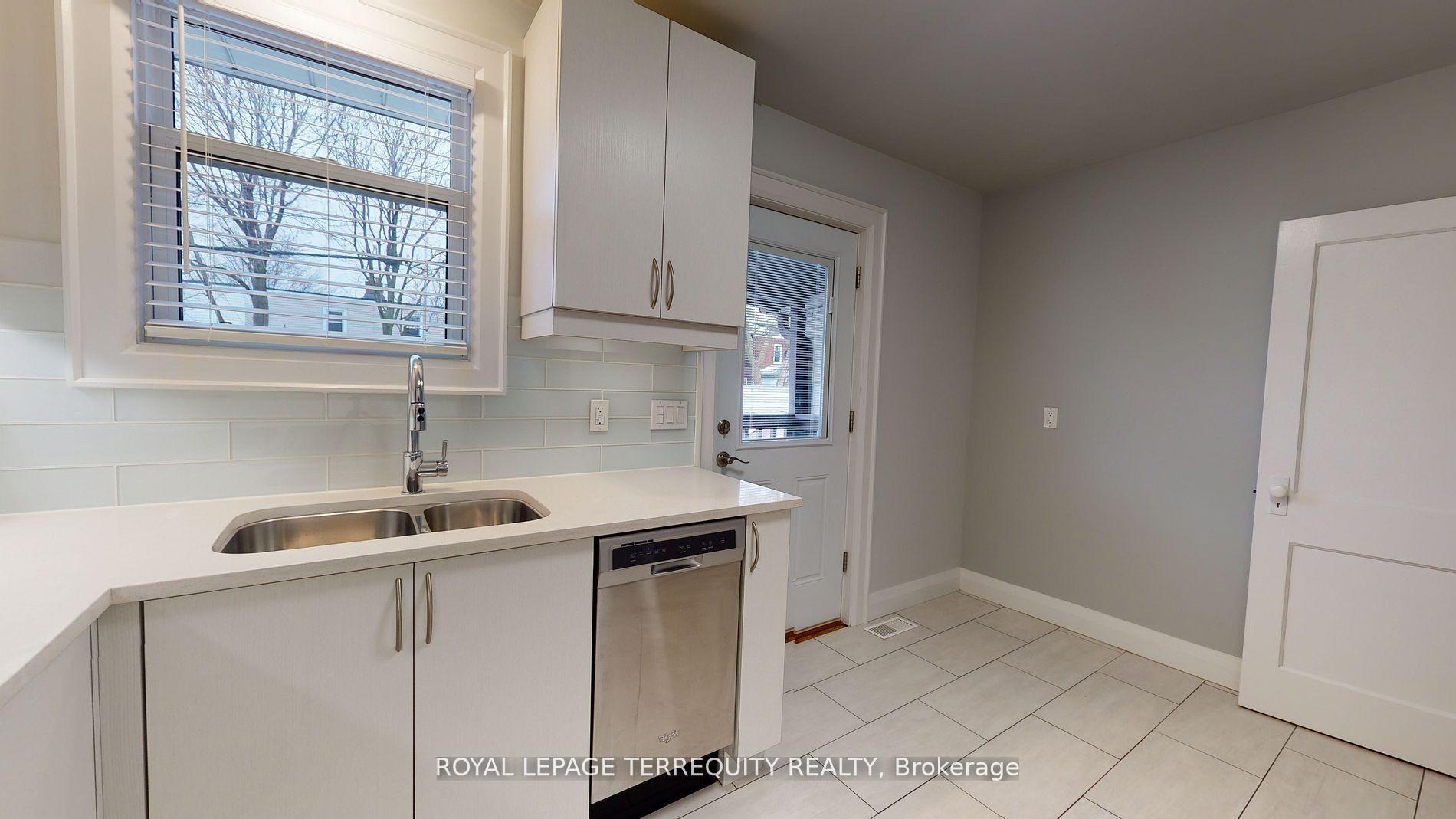 Photo 13 of 35 Berkshire Avenue, Toronto, South Riverdale — HOMEH