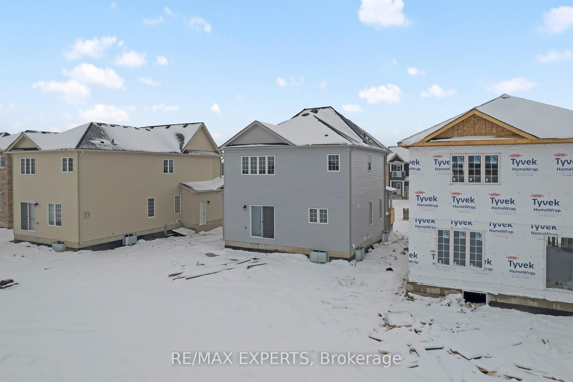 Photo 32 of 282 Springfield Crescent, Clearview, Stayner — HOMEH