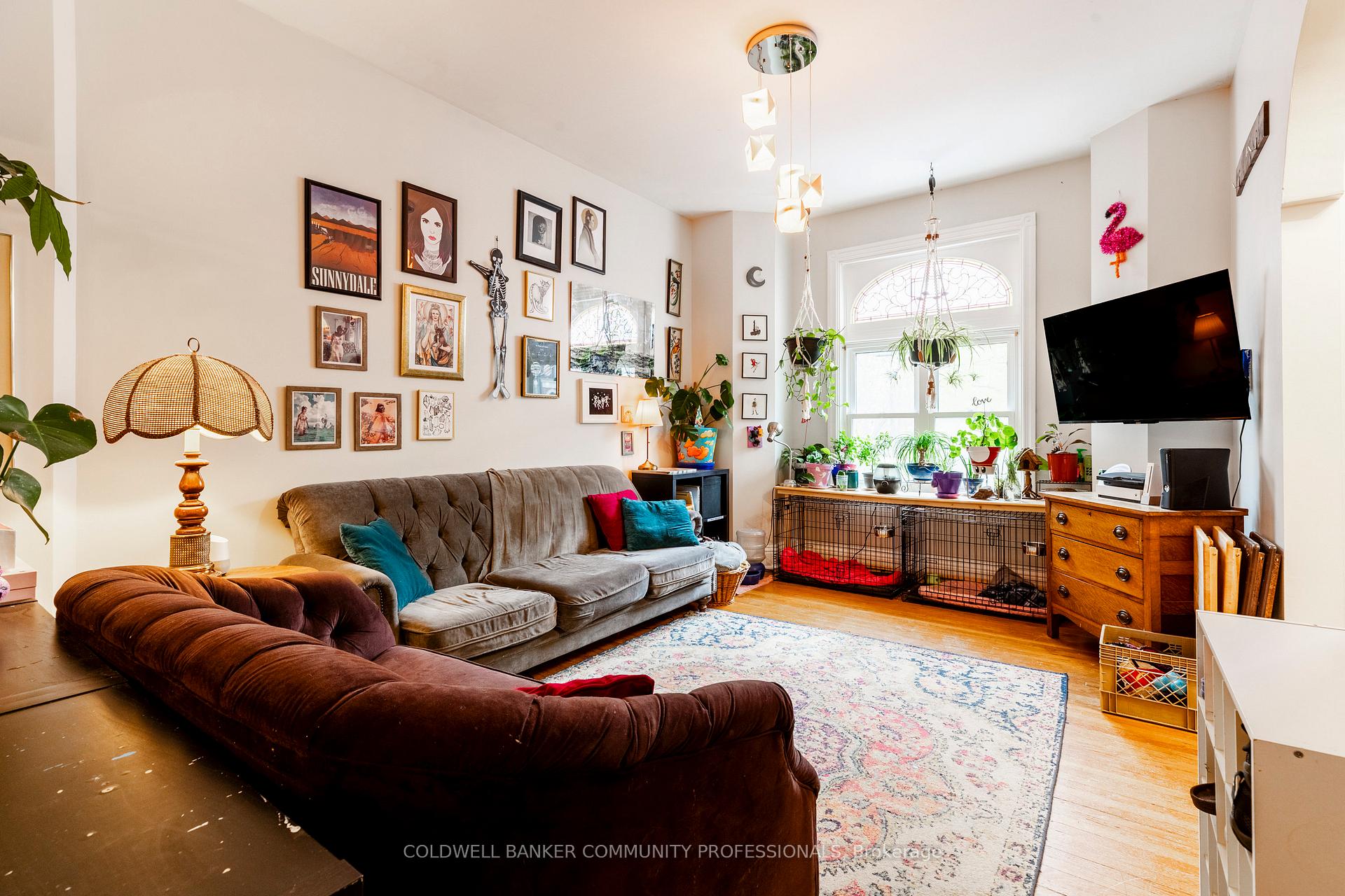 Photo 9 of 146 Walnut Street S, Hamilton, Corktown — HOMEH