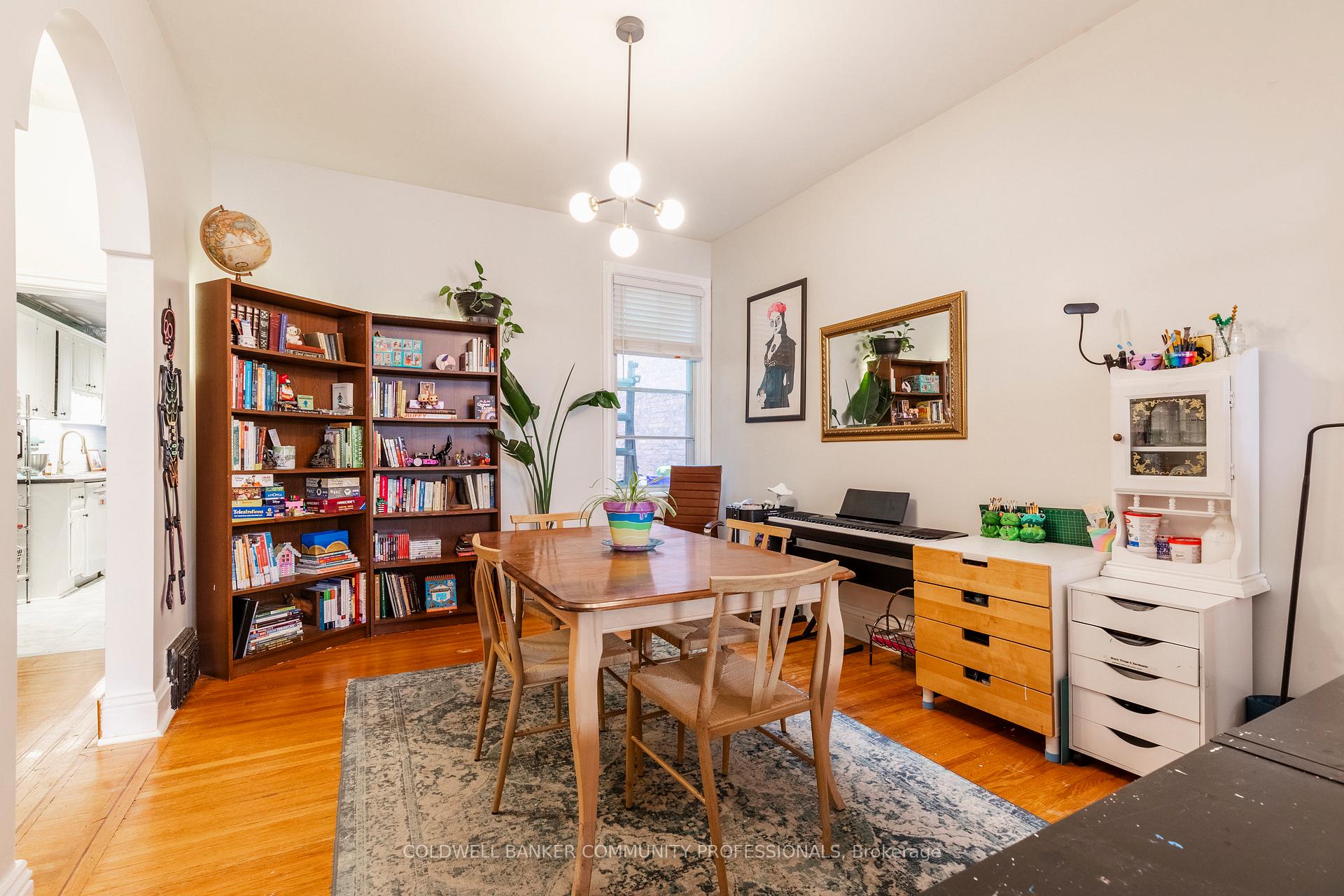 Photo 10 of 146 Walnut Street S, Hamilton, Corktown — HOMEH