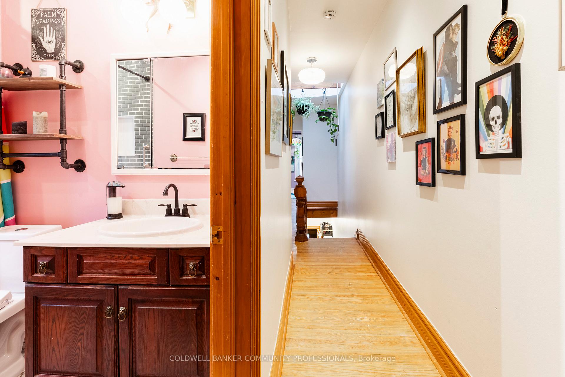 Photo 26 of 146 Walnut Street S, Hamilton, Corktown — HOMEH