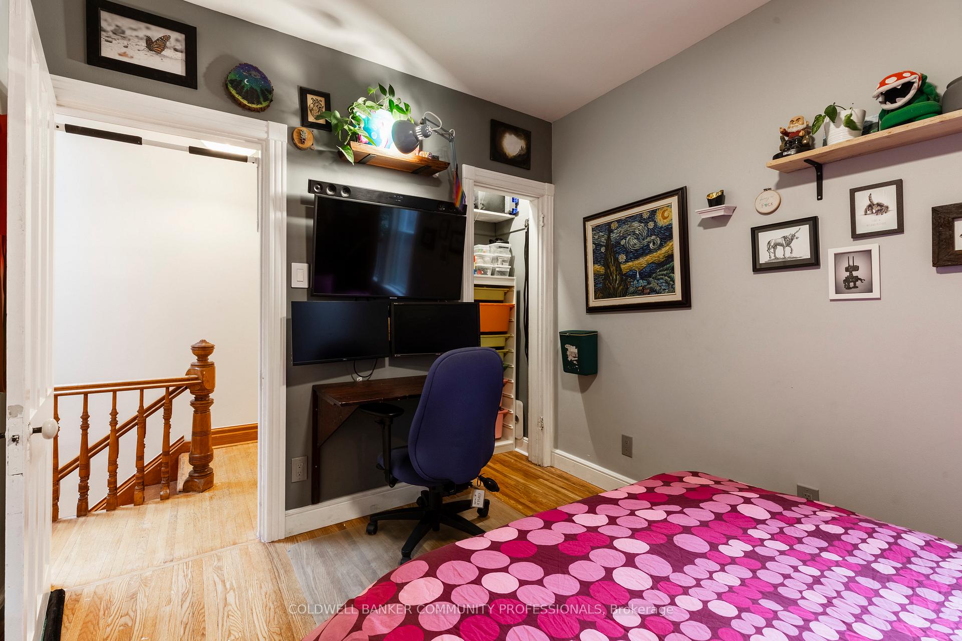 Photo 24 of 146 Walnut Street S, Hamilton, Corktown — HOMEH