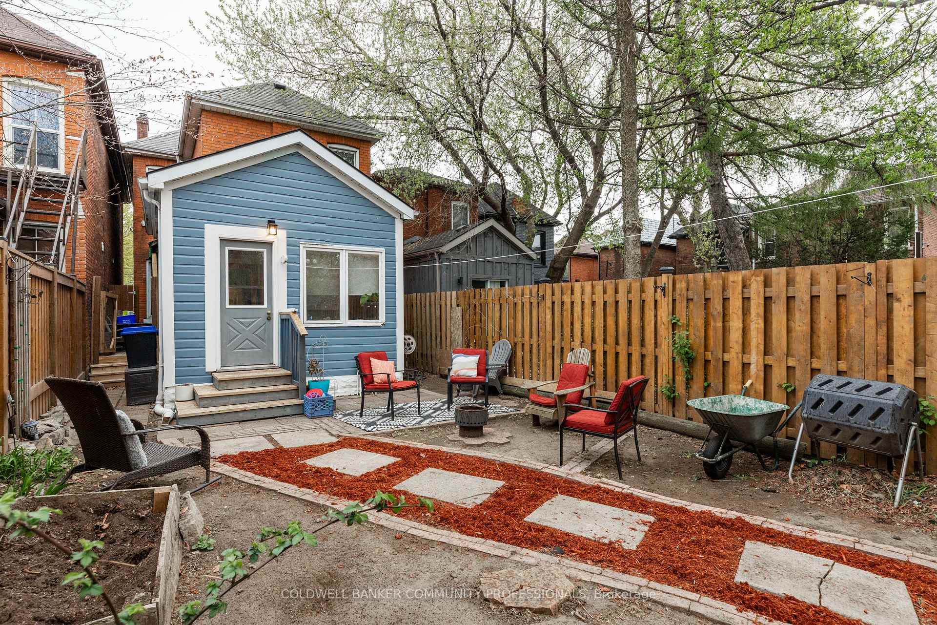 Photo 35 of 146 Walnut Street S, Hamilton, Corktown — HOMEH