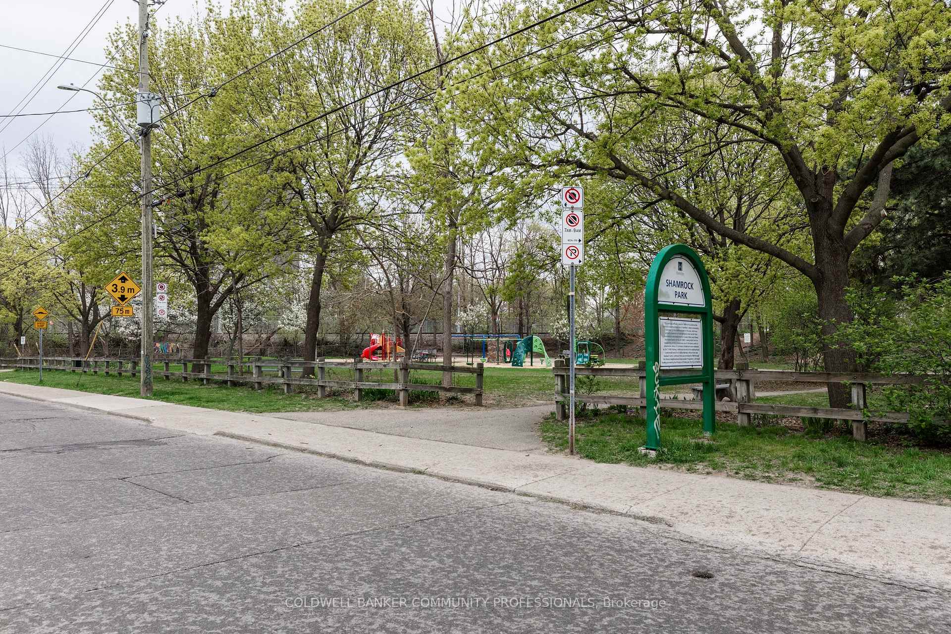 Photo 33 of 146 Walnut Street S, Hamilton, Corktown — HOMEH