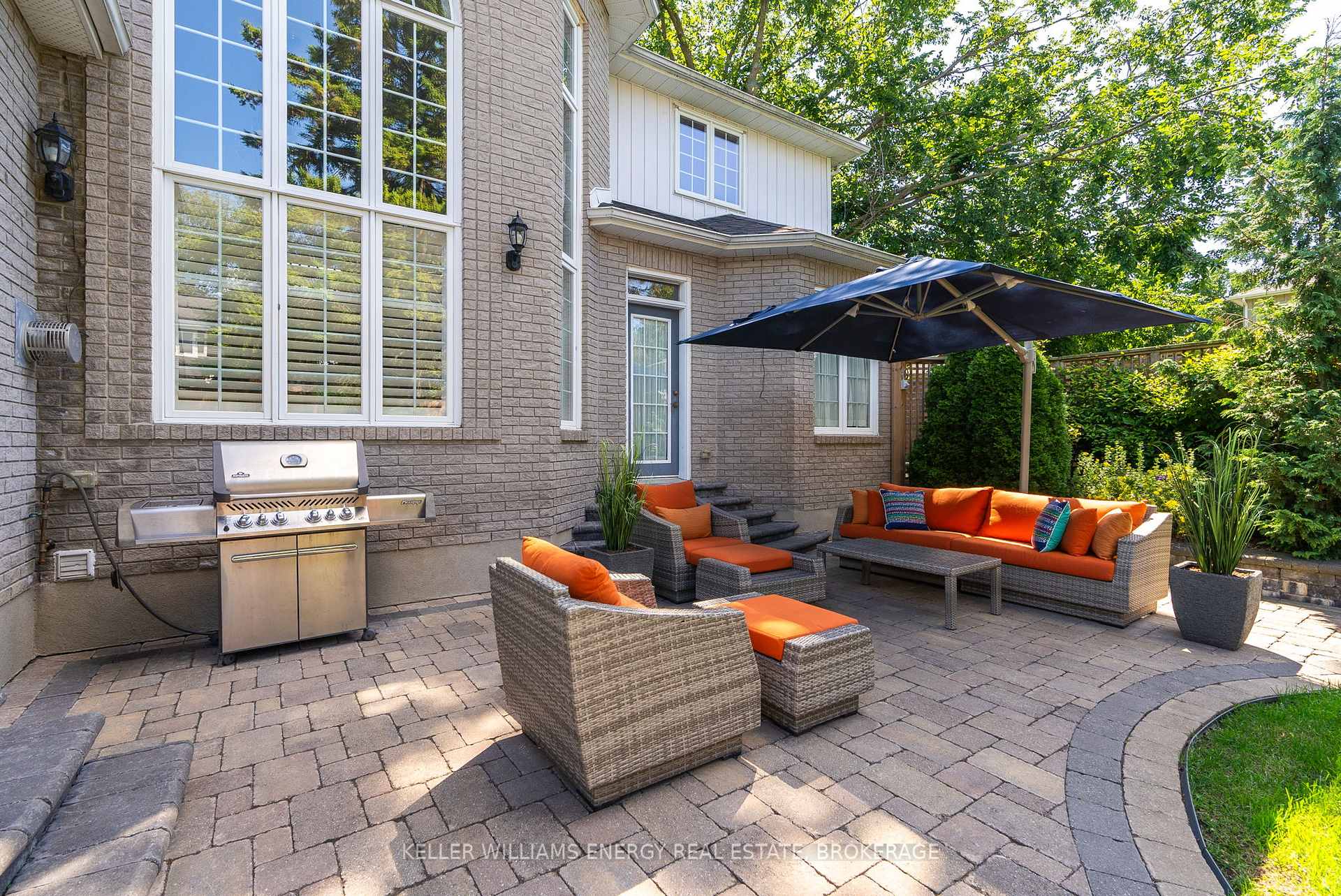 Photo 2 of 418 Euclid Street, Whitby, Downtown Whitby — HOMEH