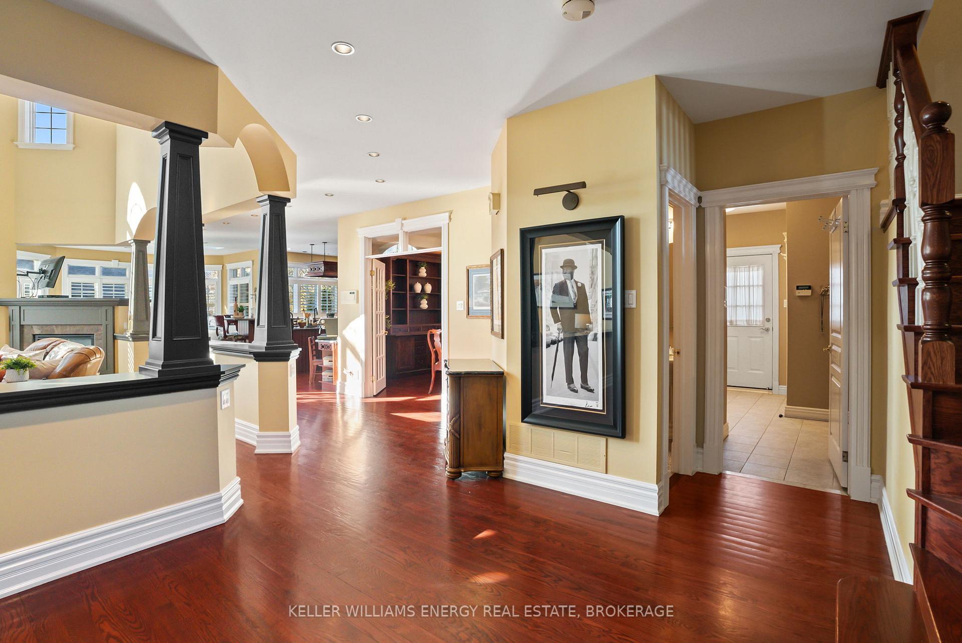 Photo 9 of 418 Euclid Street, Whitby, Downtown Whitby — HOMEH