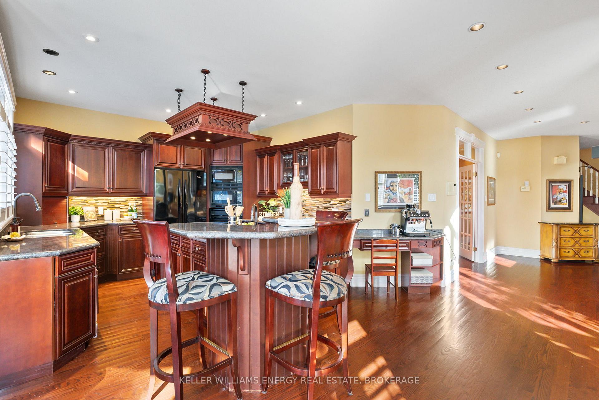 Photo 11 of 418 Euclid Street, Whitby, Downtown Whitby — HOMEH