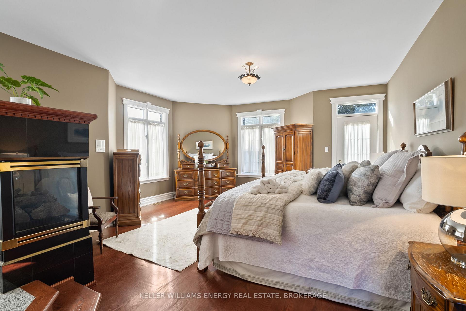 Photo 20 of 418 Euclid Street, Whitby, Downtown Whitby — HOMEH