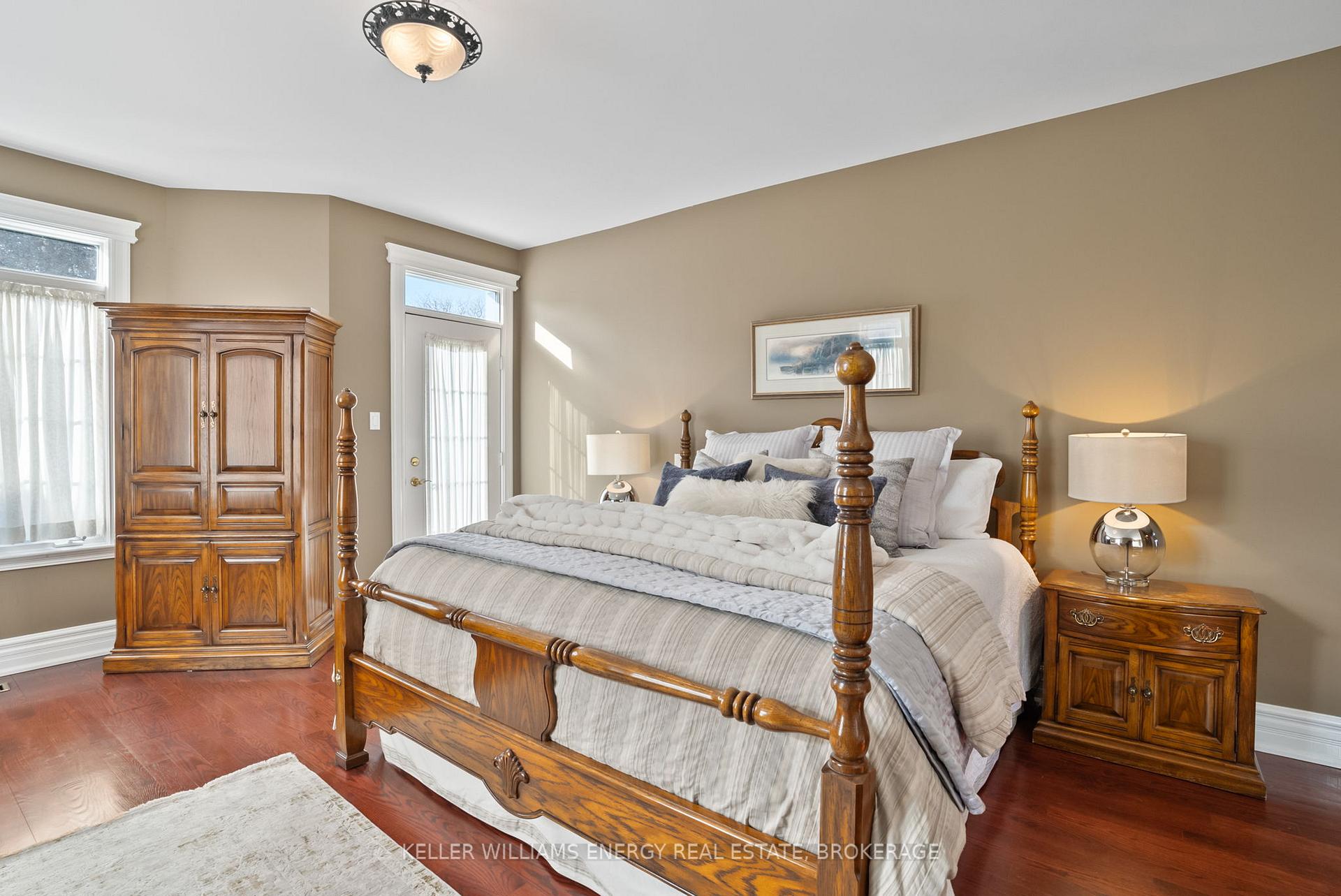 Photo 12 of 418 Euclid Street, Whitby, Downtown Whitby — HOMEH